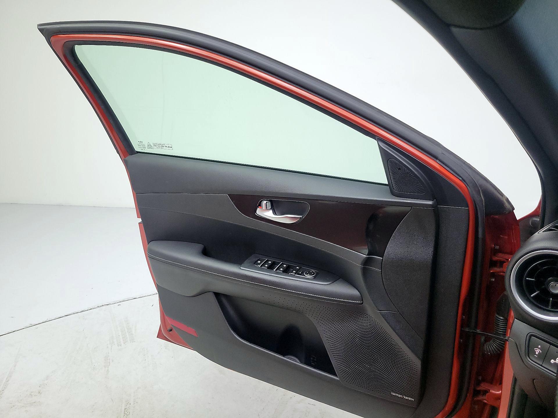 Thumbnail: 2022 Kia Forte - 12