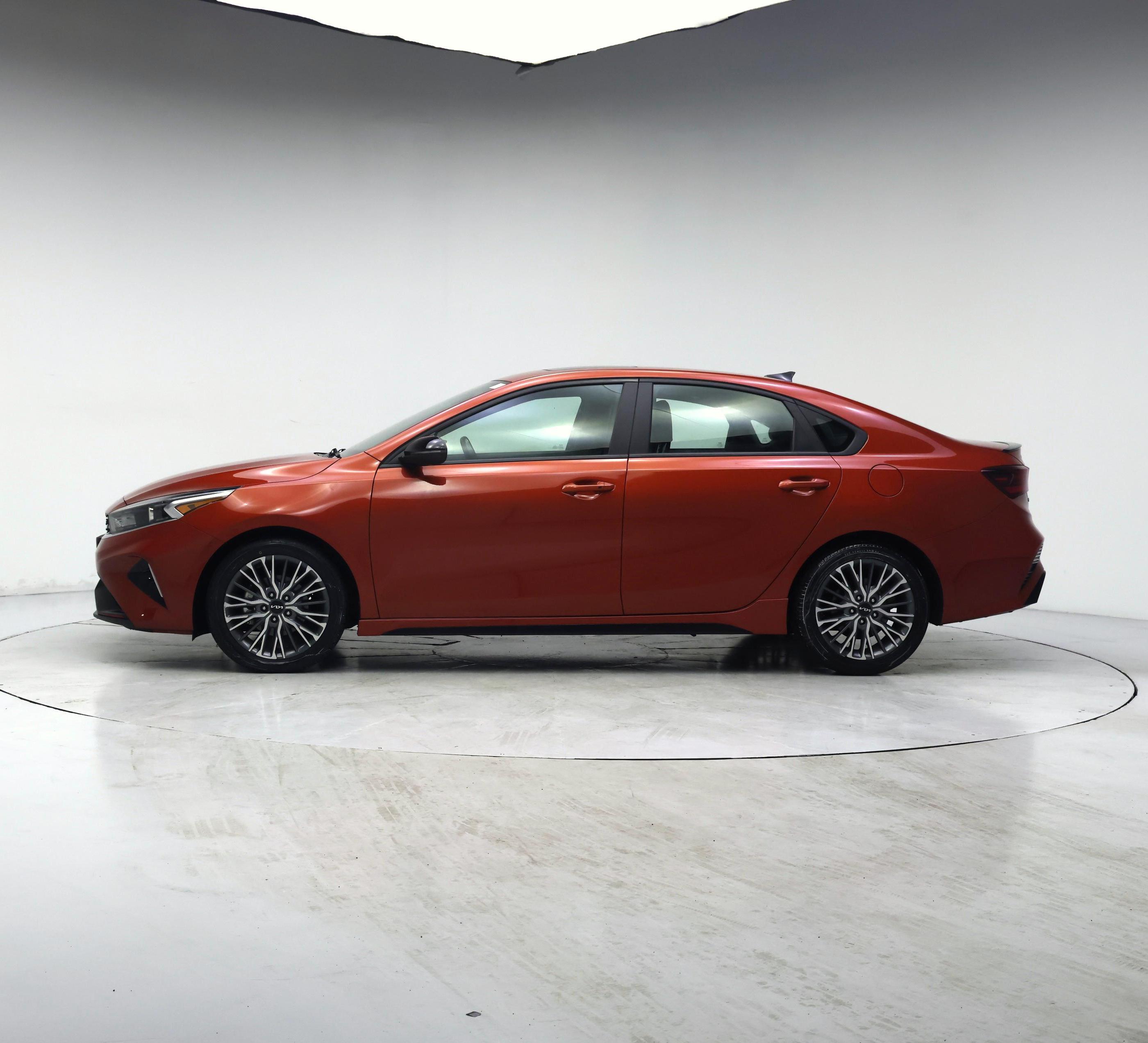 Thumbnail: 2022 Kia Forte - 3