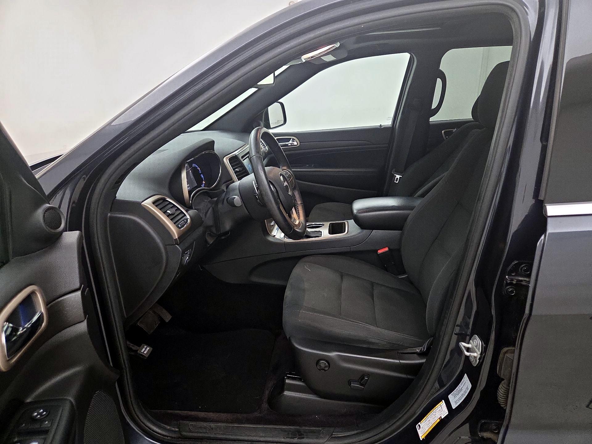 Thumbnail: 2016 Jeep Grand Cherokee - 11