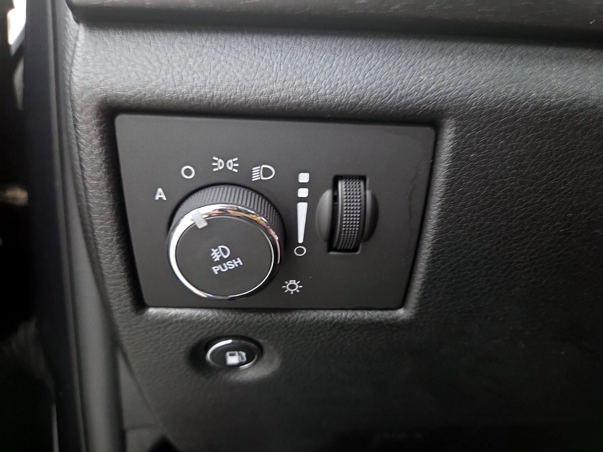 Thumbnail: 2016 Jeep Grand Cherokee - 13