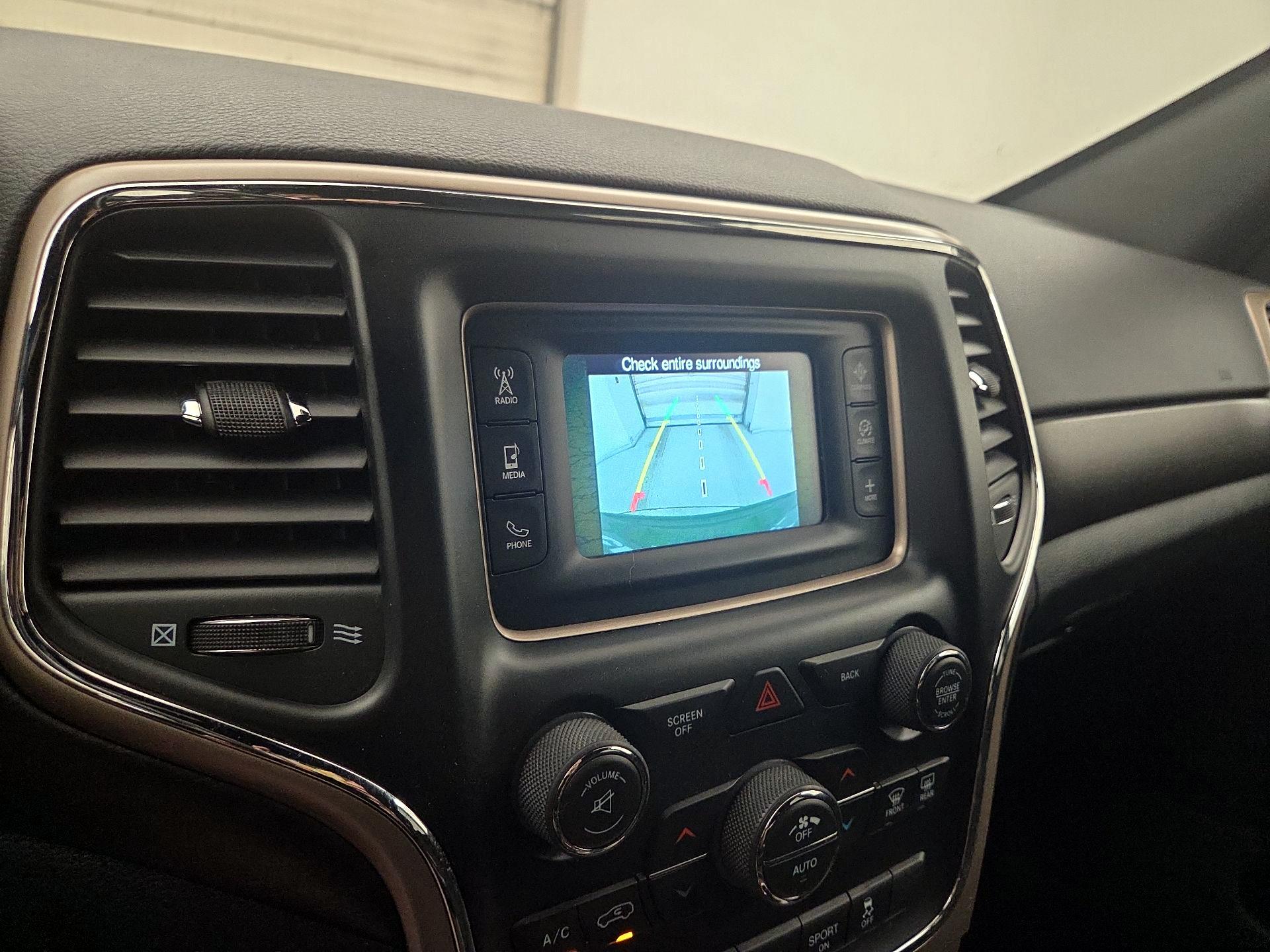 Thumbnail: 2016 Jeep Grand Cherokee - 14