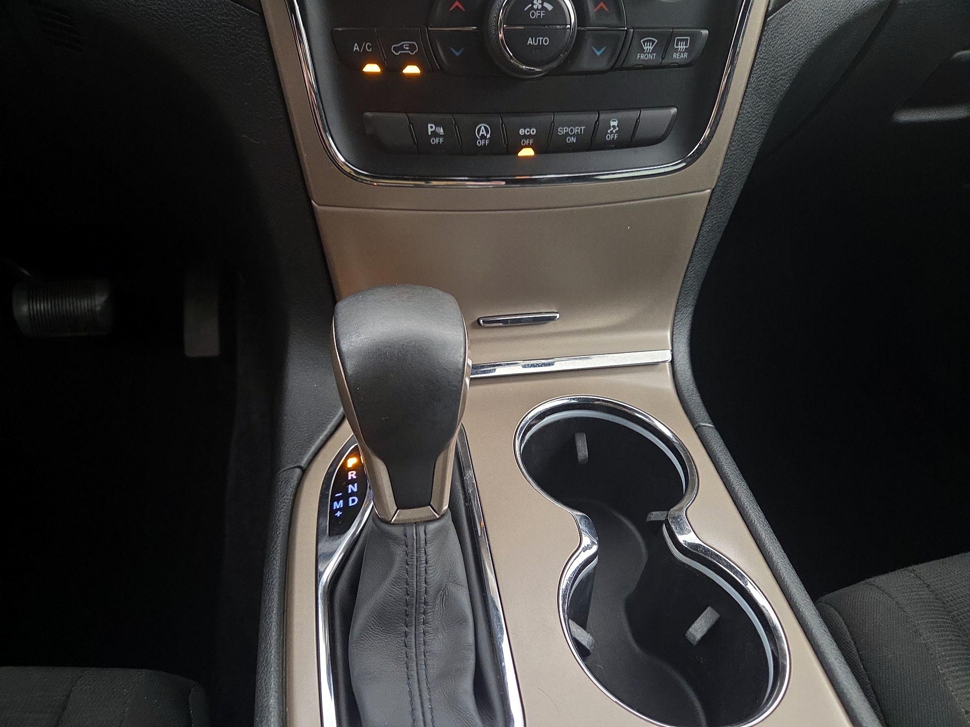 Thumbnail: 2016 Jeep Grand Cherokee - 17