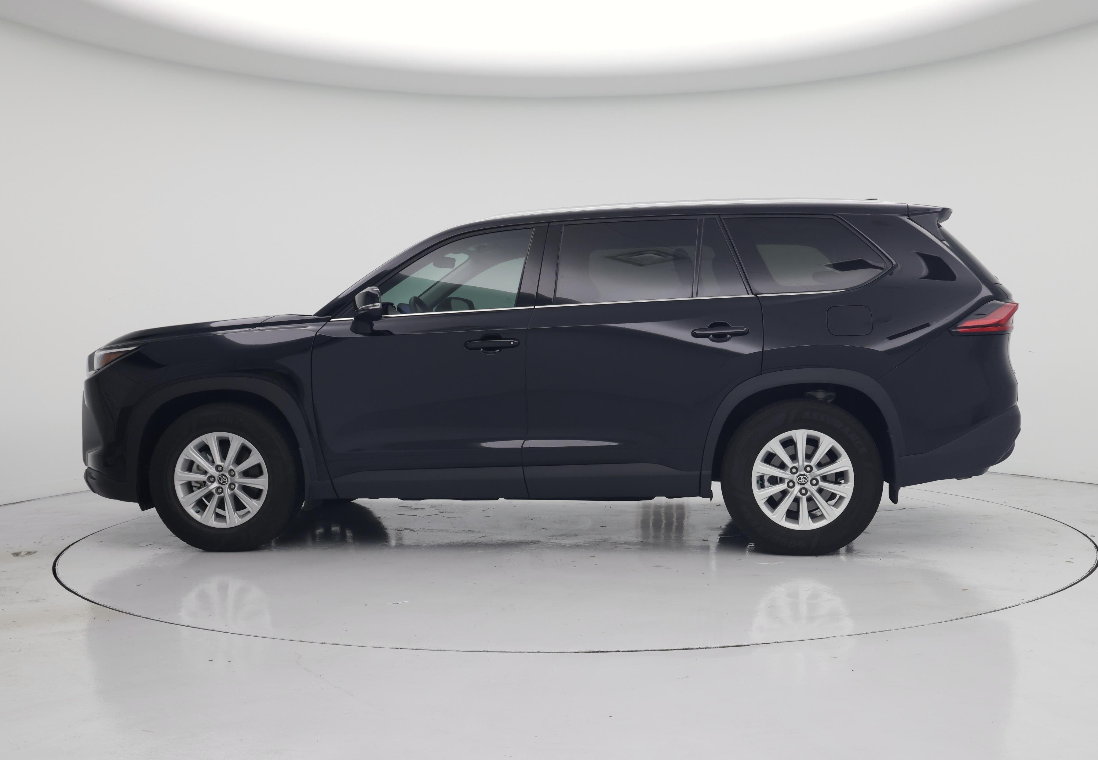 Thumbnail: 2026 Toyota Highlander - 3