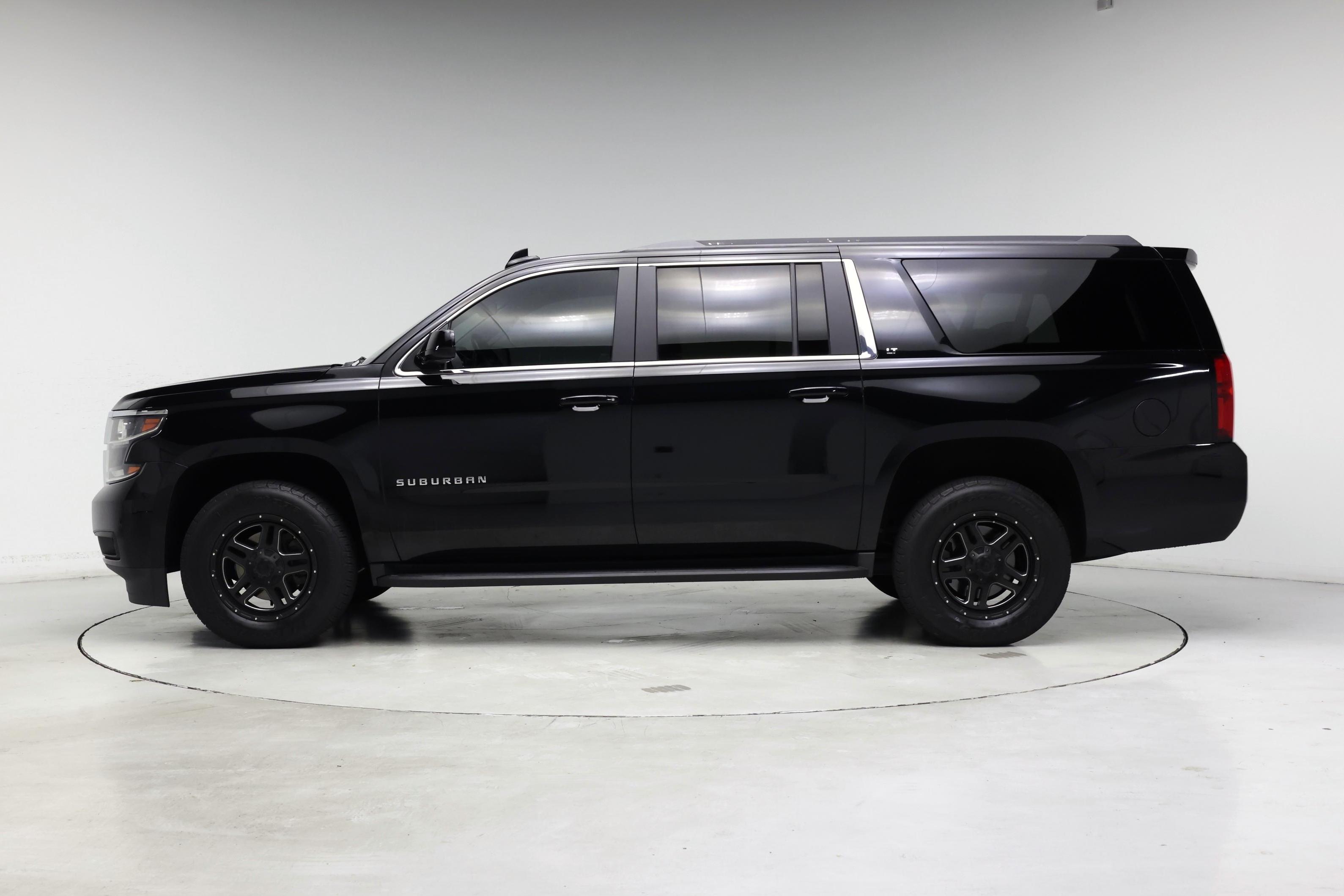 Thumbnail: 2018 Chevrolet Suburban - 3