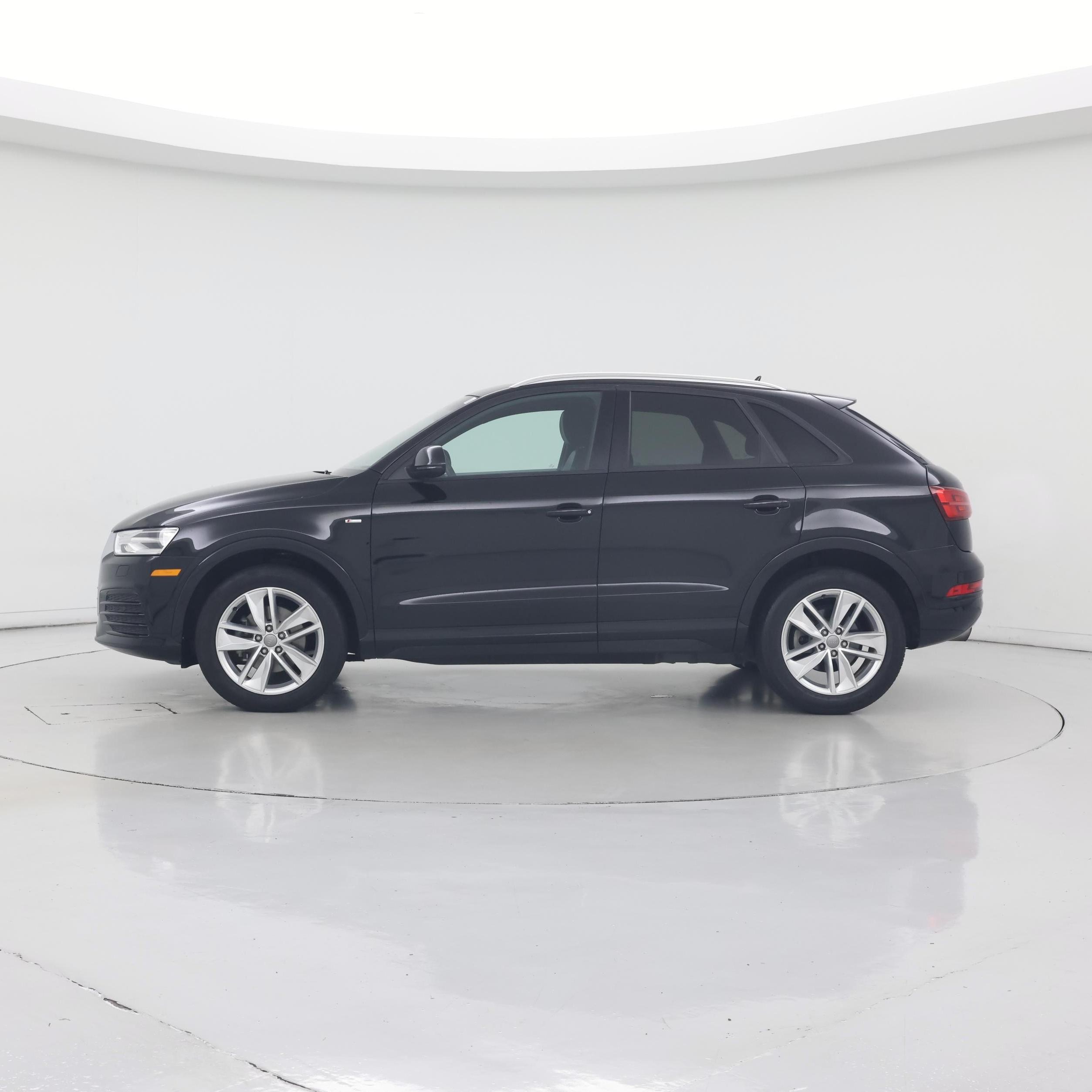 Thumbnail: 2018 Audi Q3 - 3