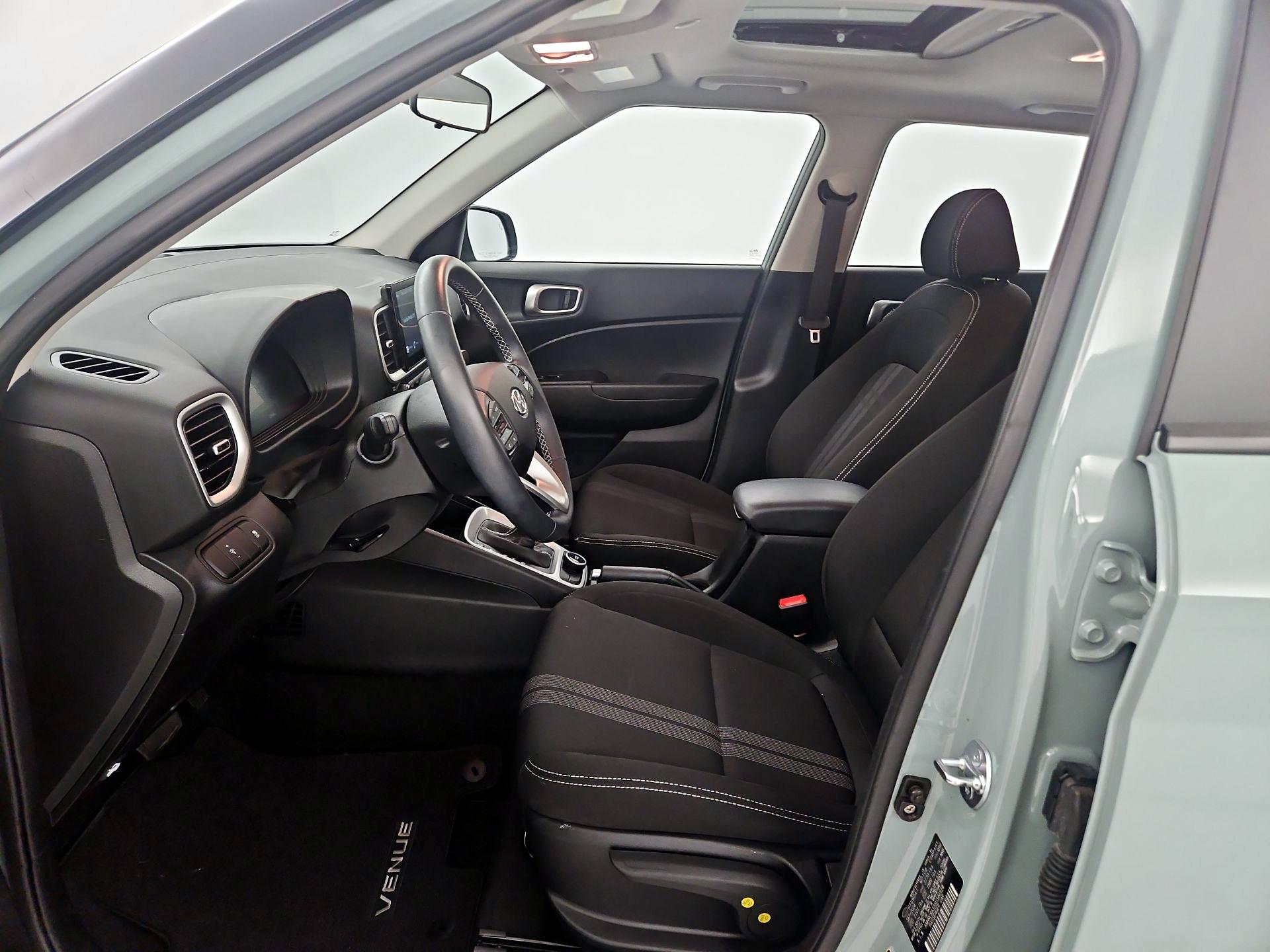 Thumbnail: 2025 Hyundai Venue - 9