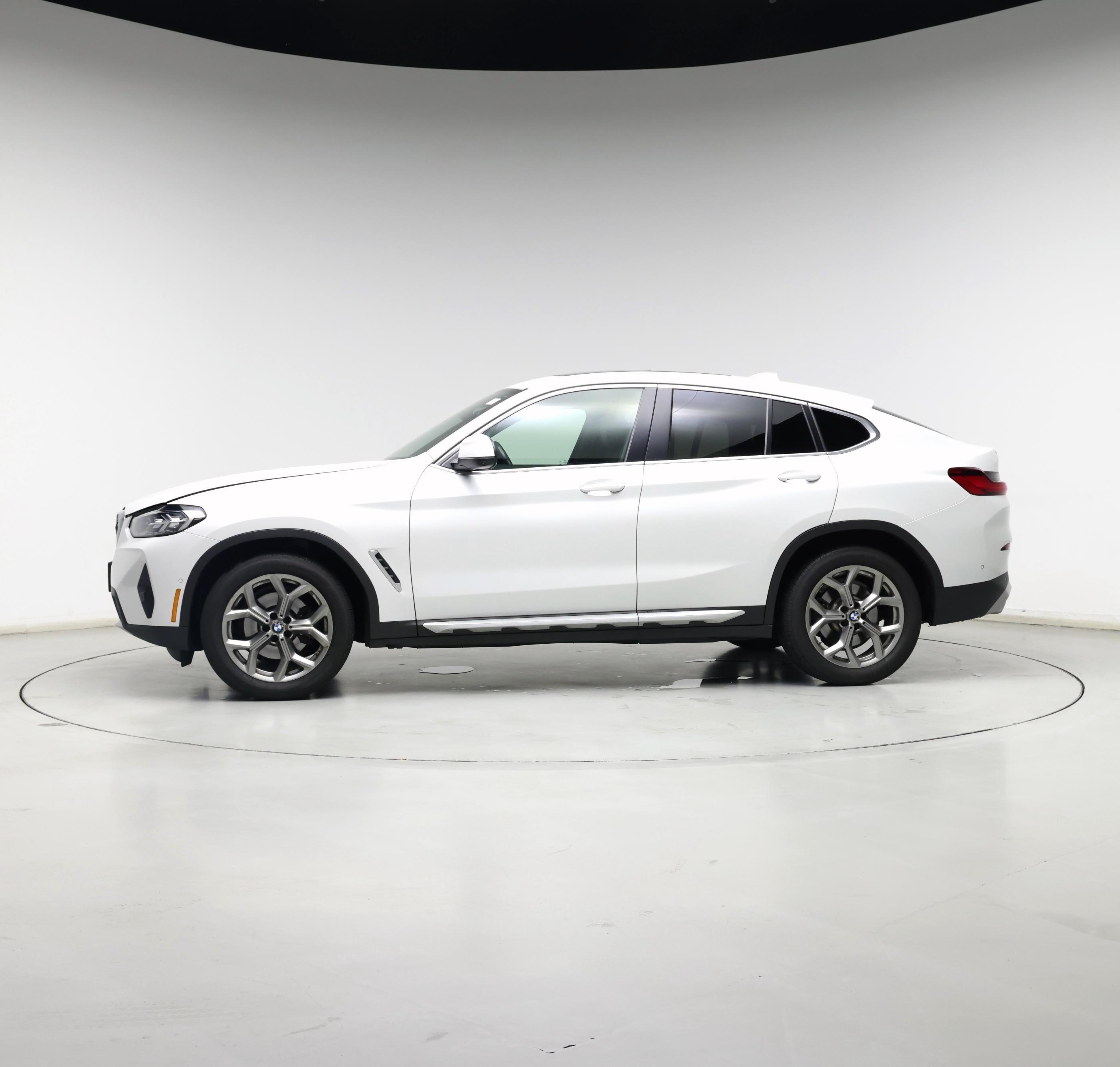 Thumbnail: 2023 BMW X4 - 3