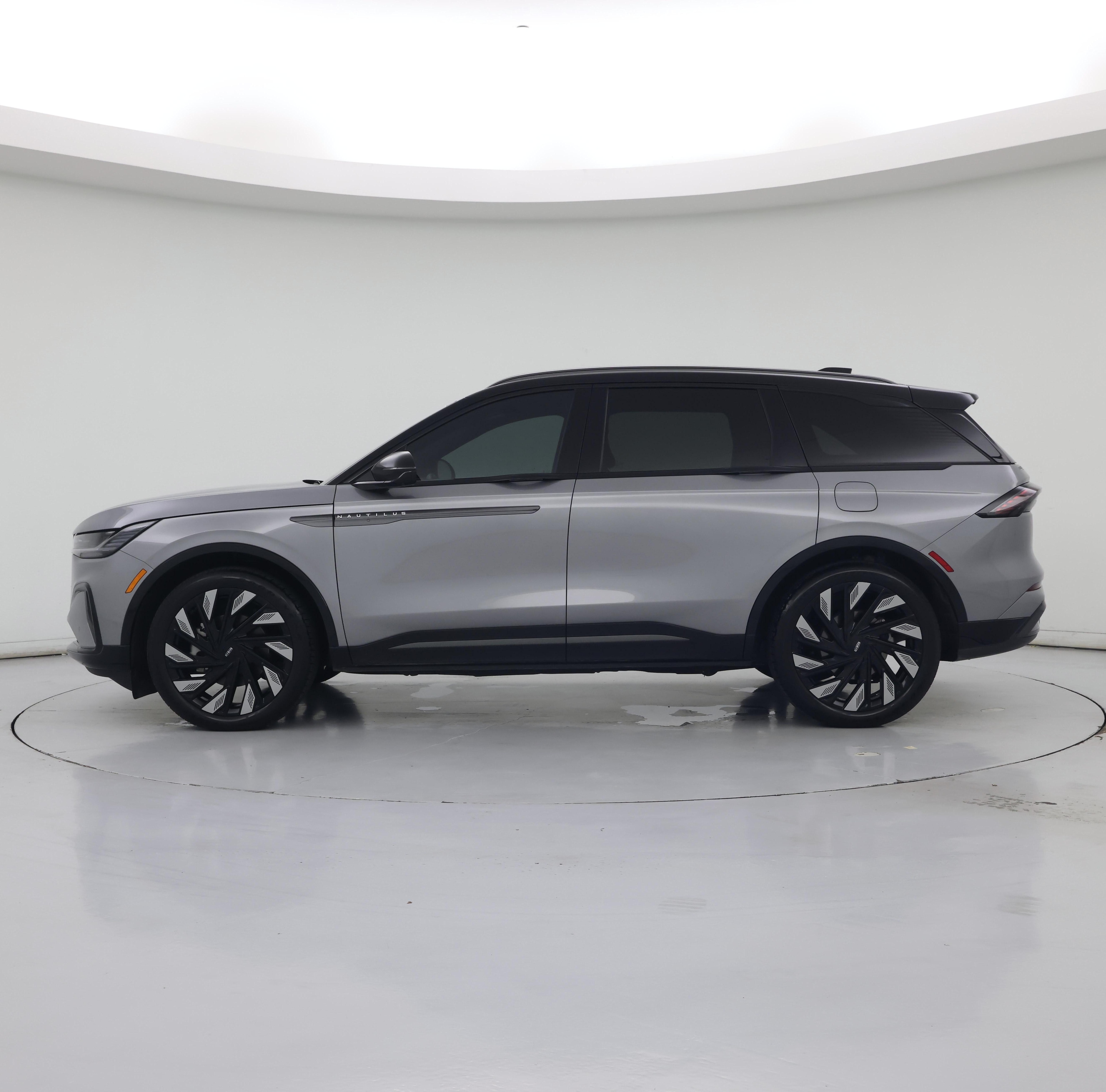 Thumbnail: 2025 Lincoln Nautilus - 3