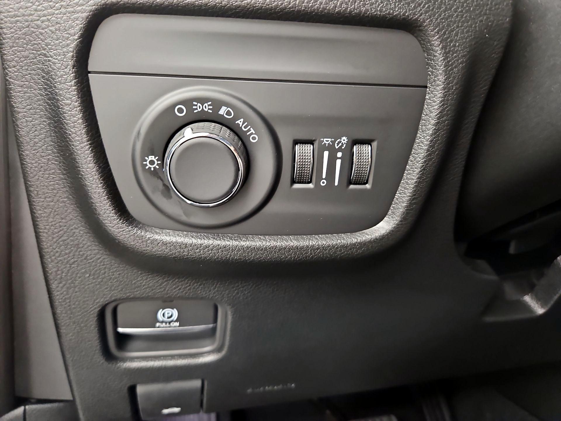 Thumbnail: 2025 Jeep Grand Cherokee - 13