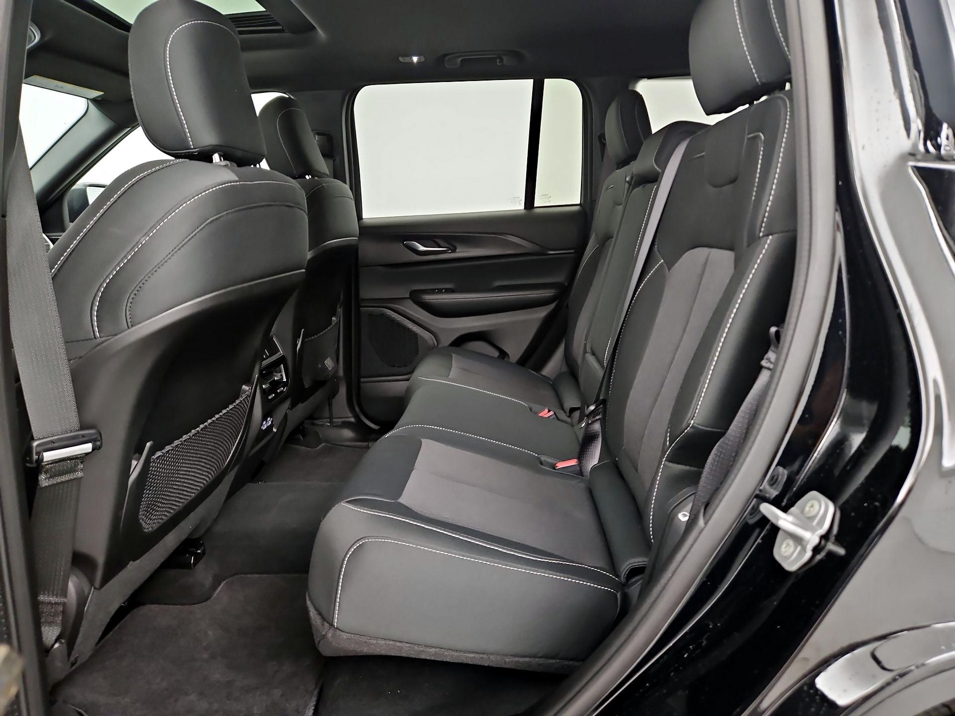 Thumbnail: 2025 Jeep Grand Cherokee - 20