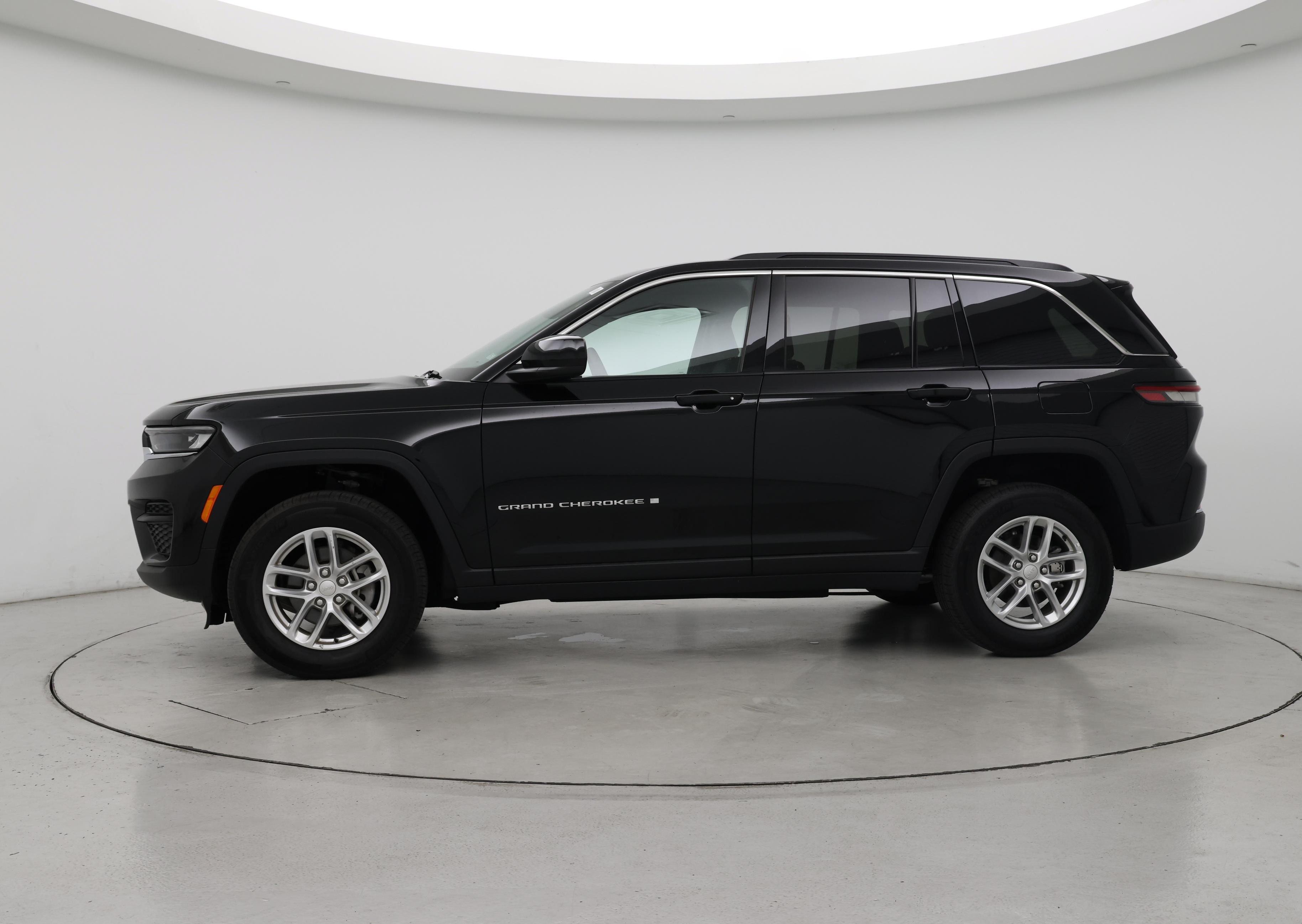 Thumbnail: 2025 Jeep Grand Cherokee - 3