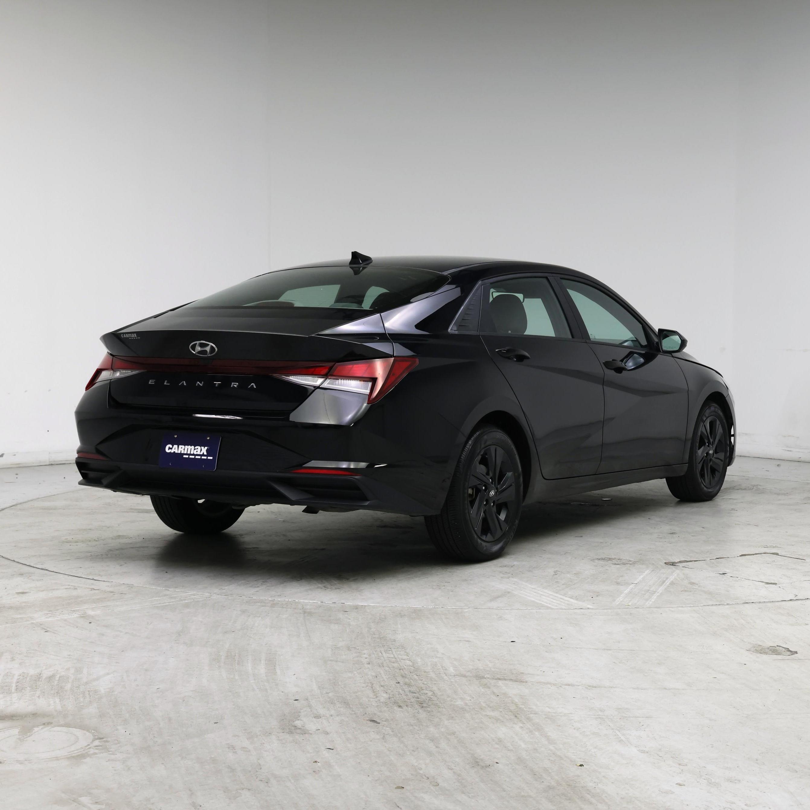 Thumbnail: 2023 Hyundai Elantra - 8