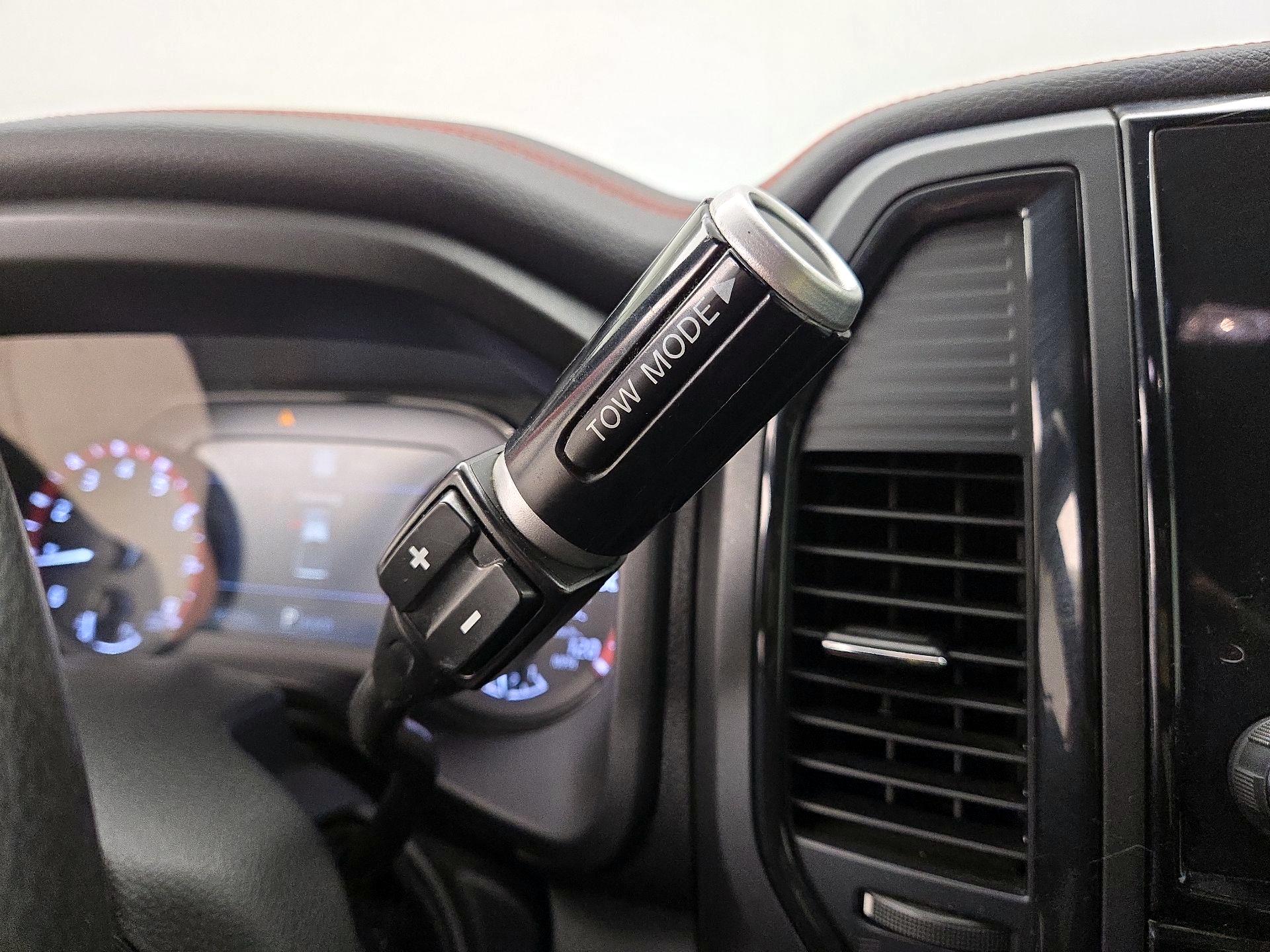 Thumbnail: 2021 Nissan Titan - 18
