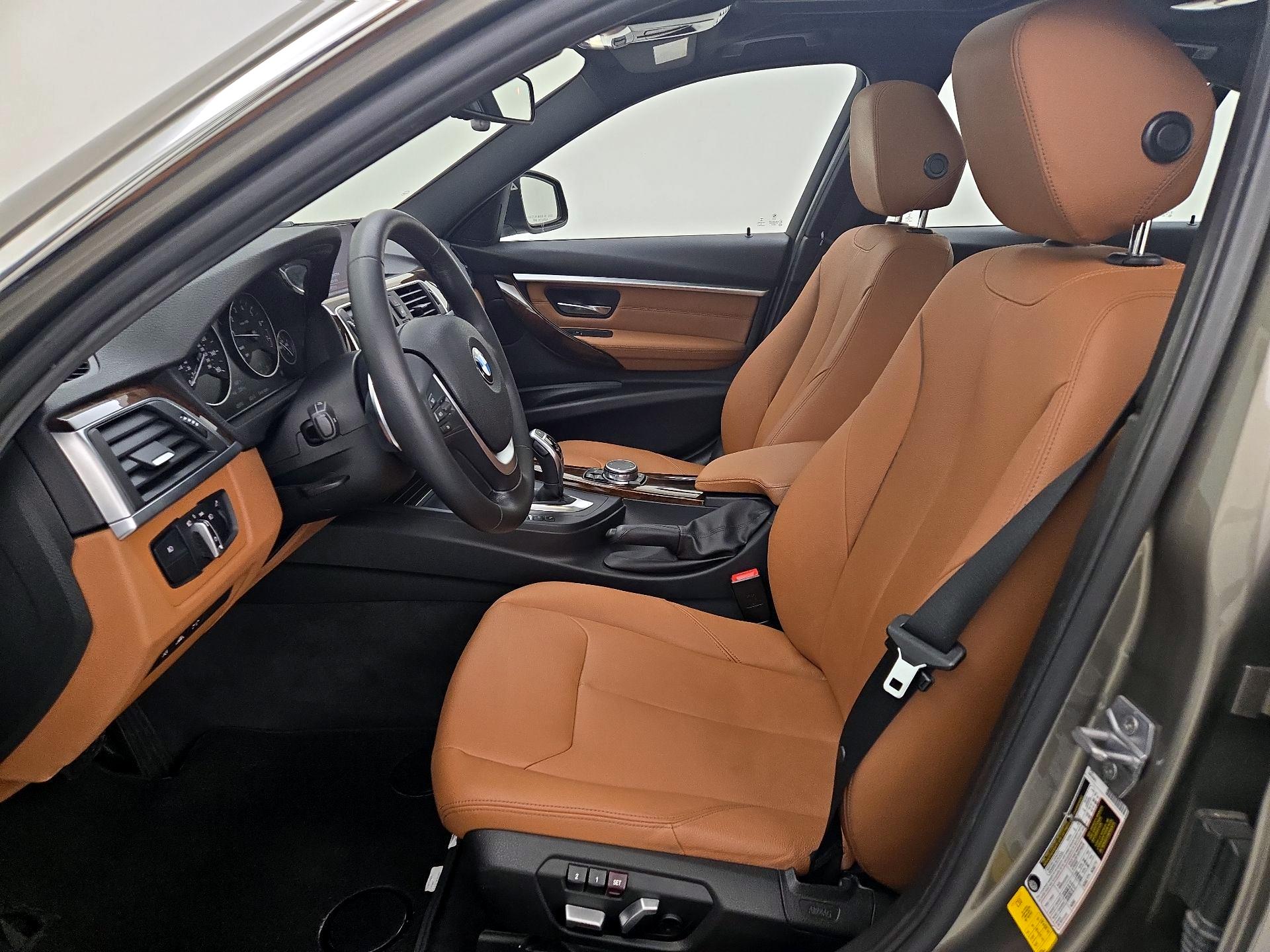 Thumbnail: 2016 BMW 3 Series - 11