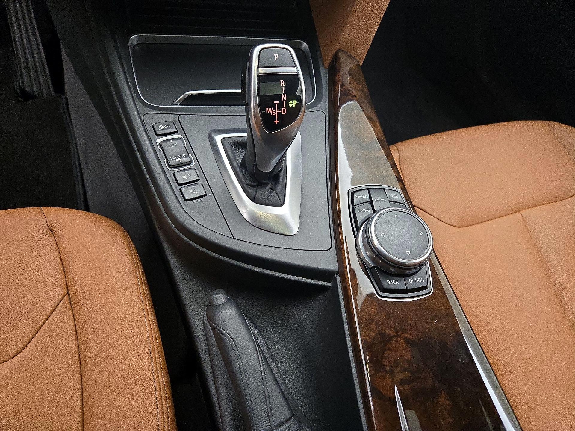 Thumbnail: 2016 BMW 3 Series - 18