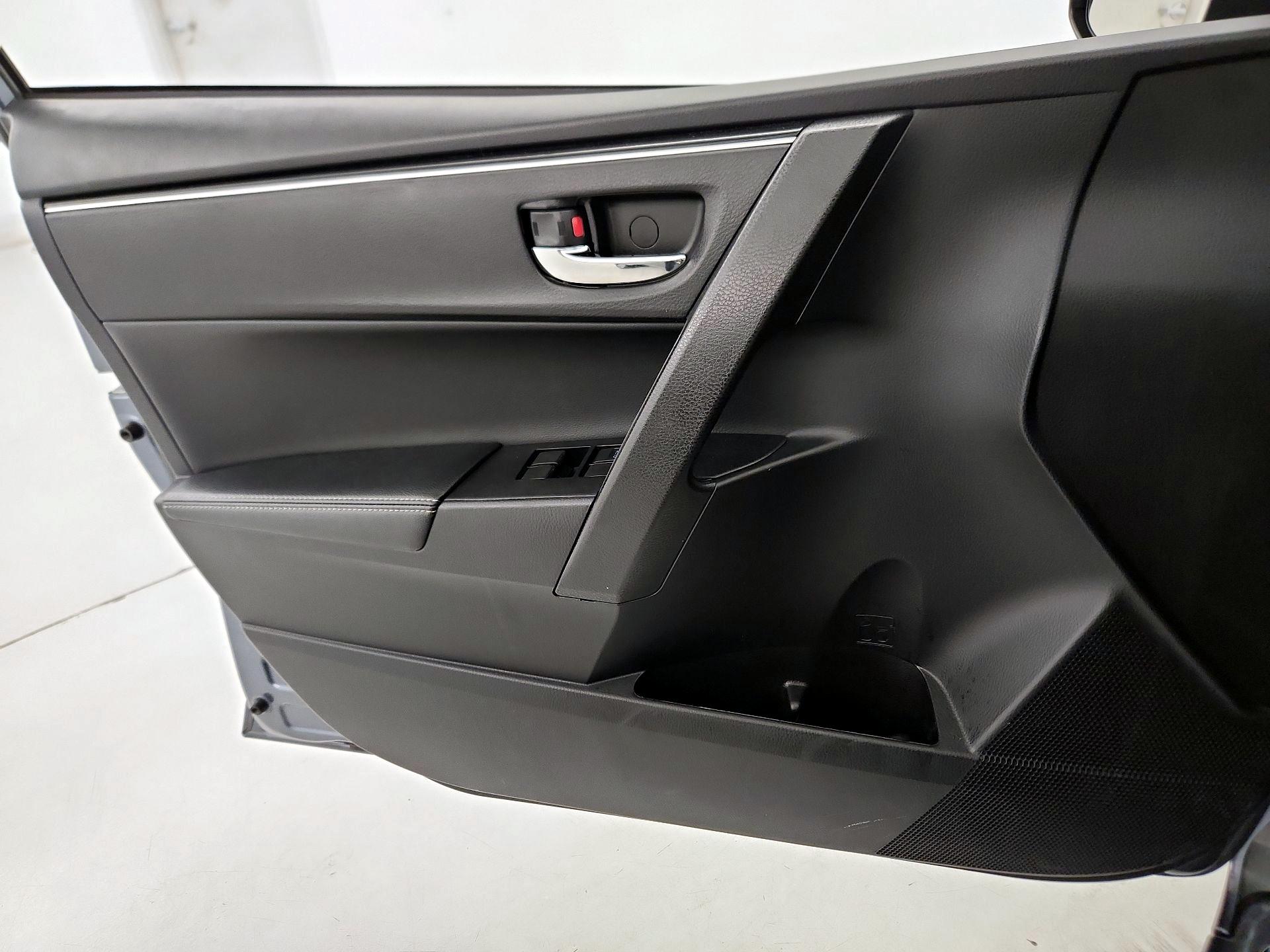 Thumbnail: 2018 Toyota Corolla - 12