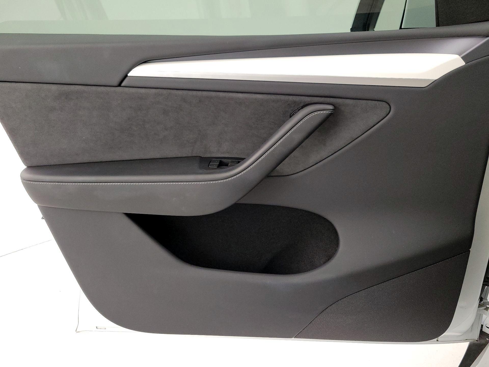 Thumbnail: 2024 Tesla Model Y - 12