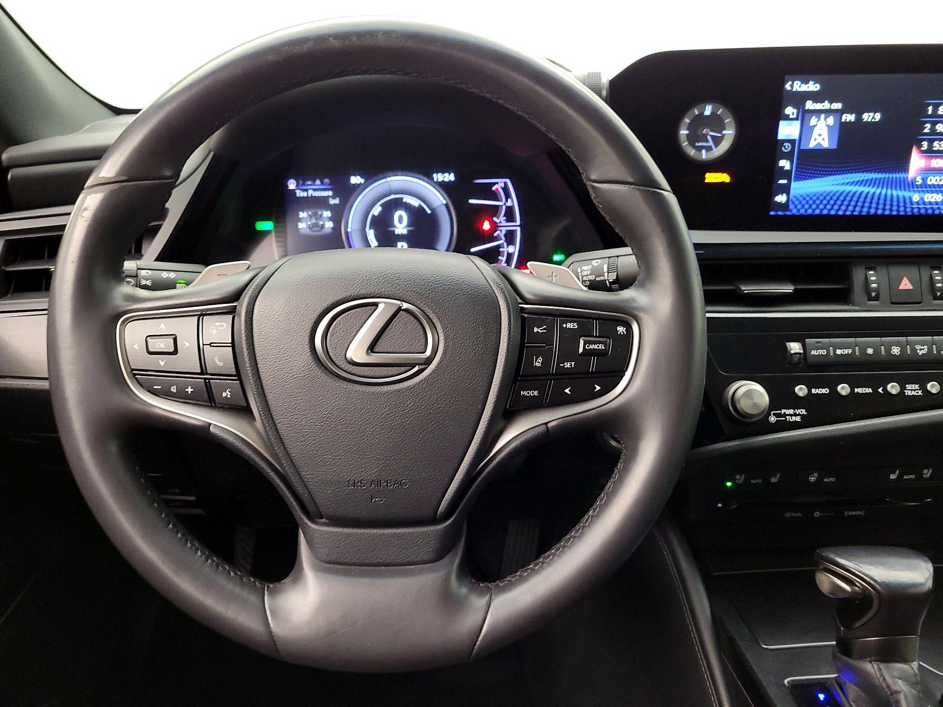 Thumbnail: 2022 Lexus ES - 10