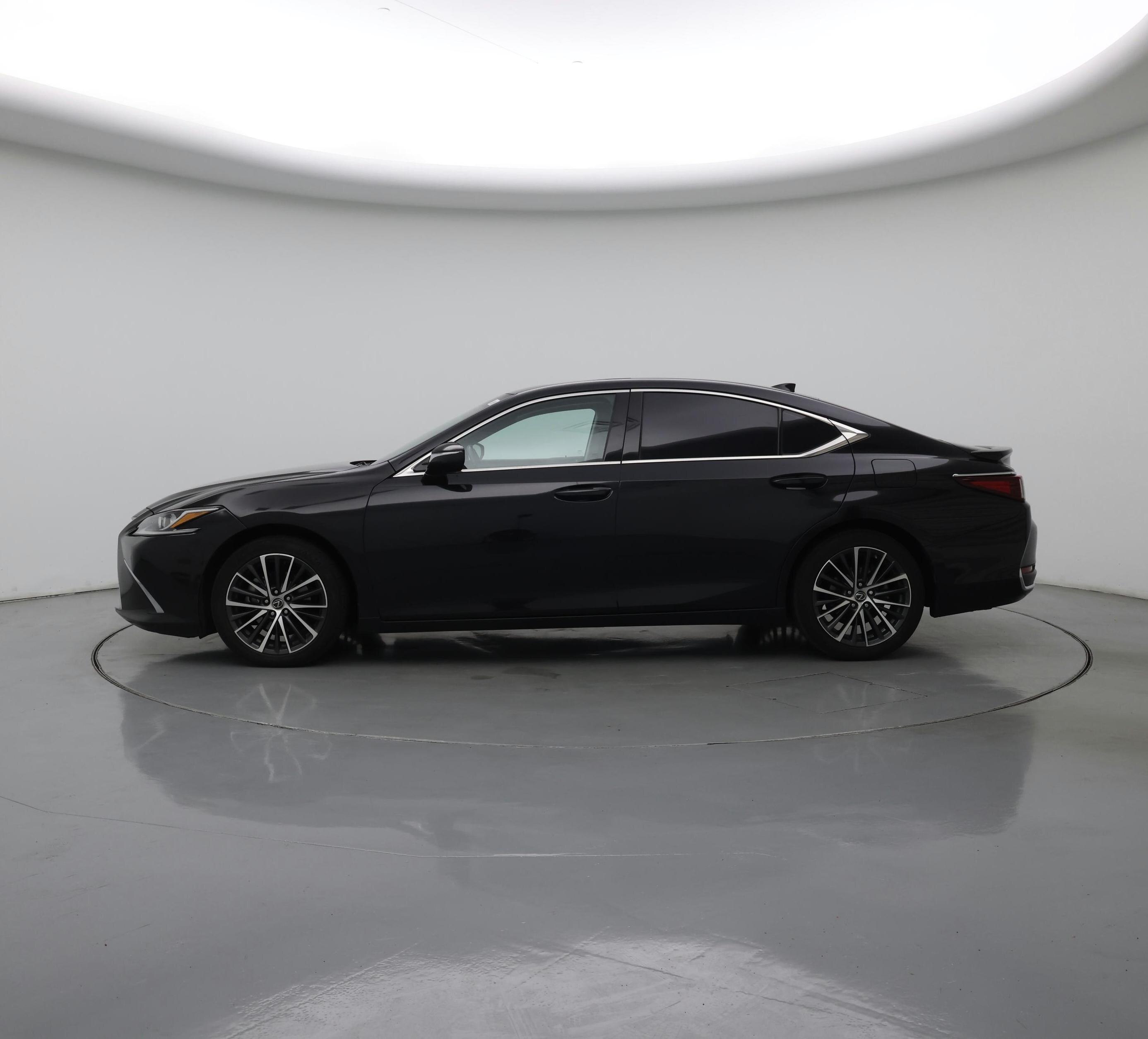 Thumbnail: 2022 Lexus ES - 3