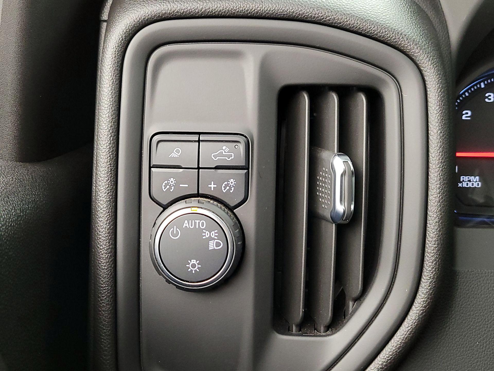 Thumbnail: 2025 Chevrolet Silverado 2500 - 13