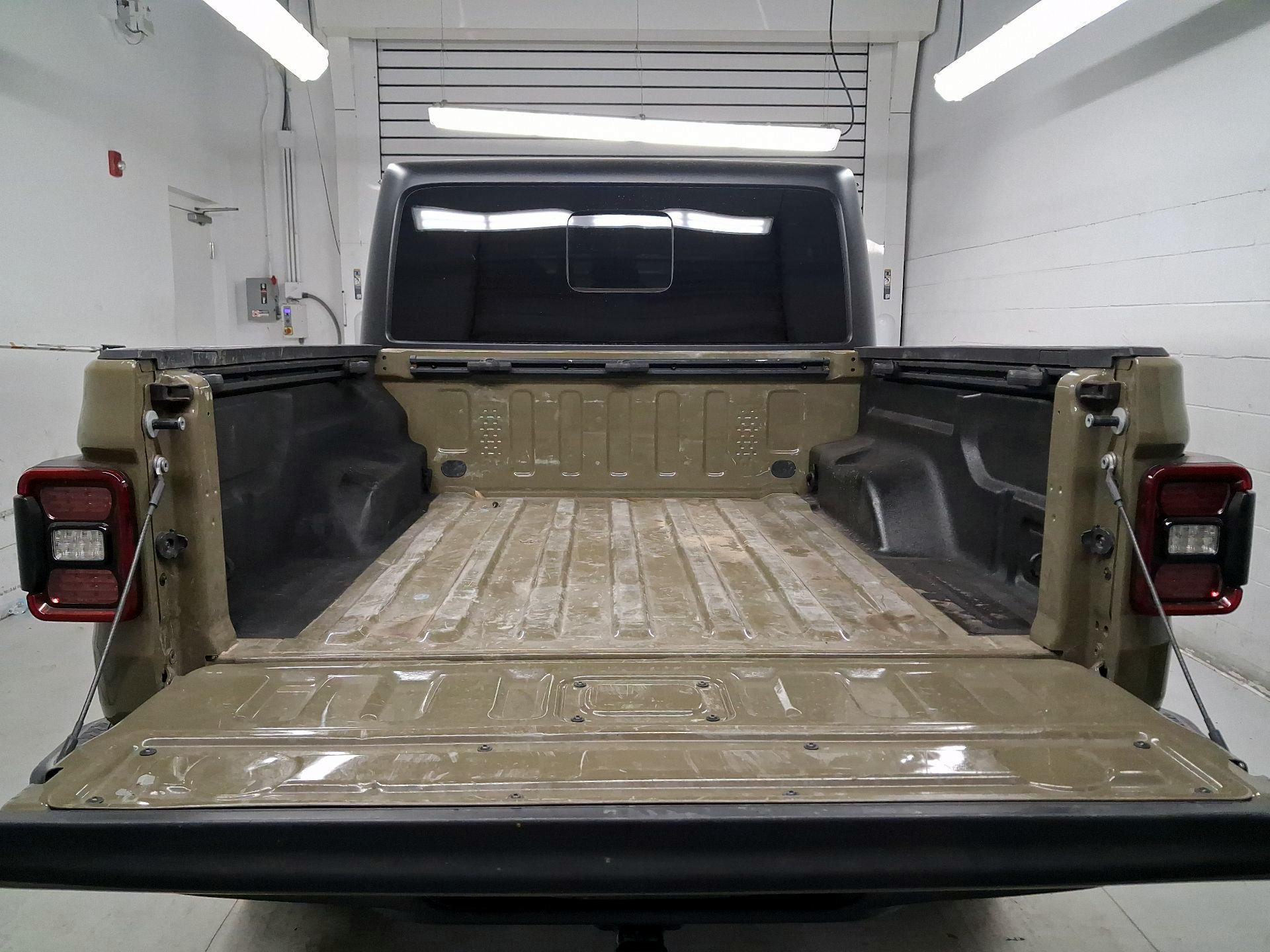 Thumbnail: 2025 Jeep Gladiator - 18