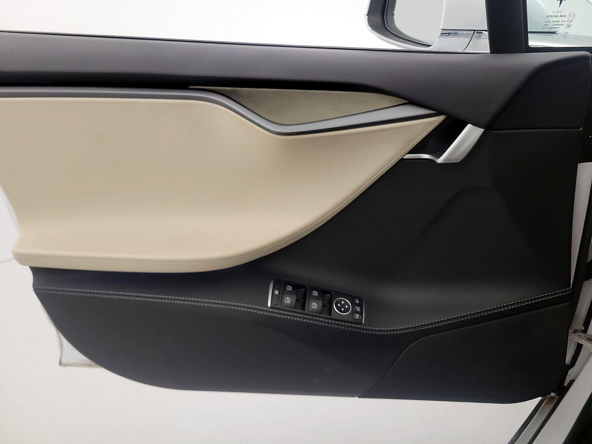 Thumbnail: 2020 Tesla Model S - 12