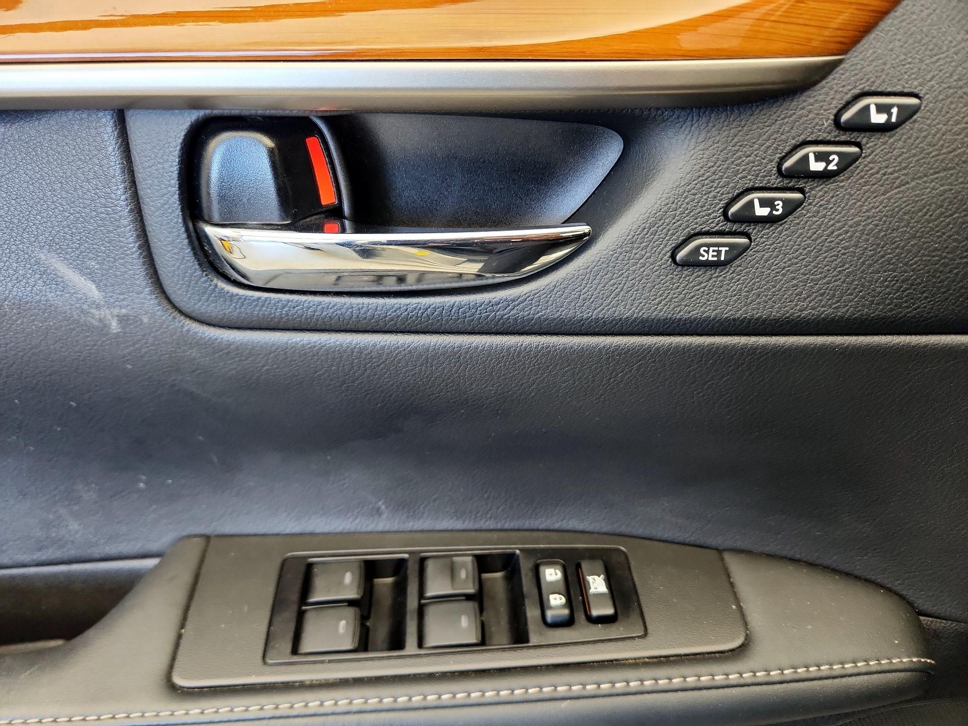 Thumbnail: 2015 Lexus ES - 12