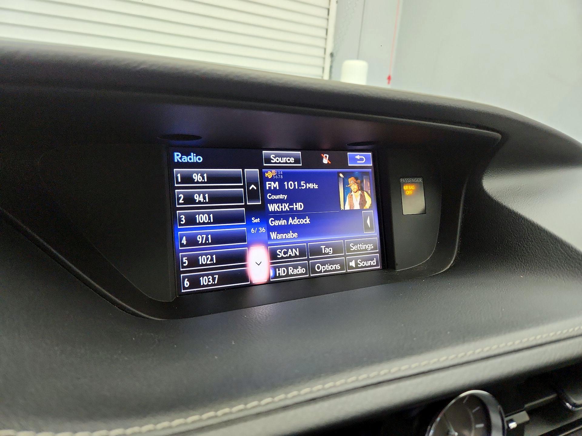 Thumbnail: 2015 Lexus ES - 15