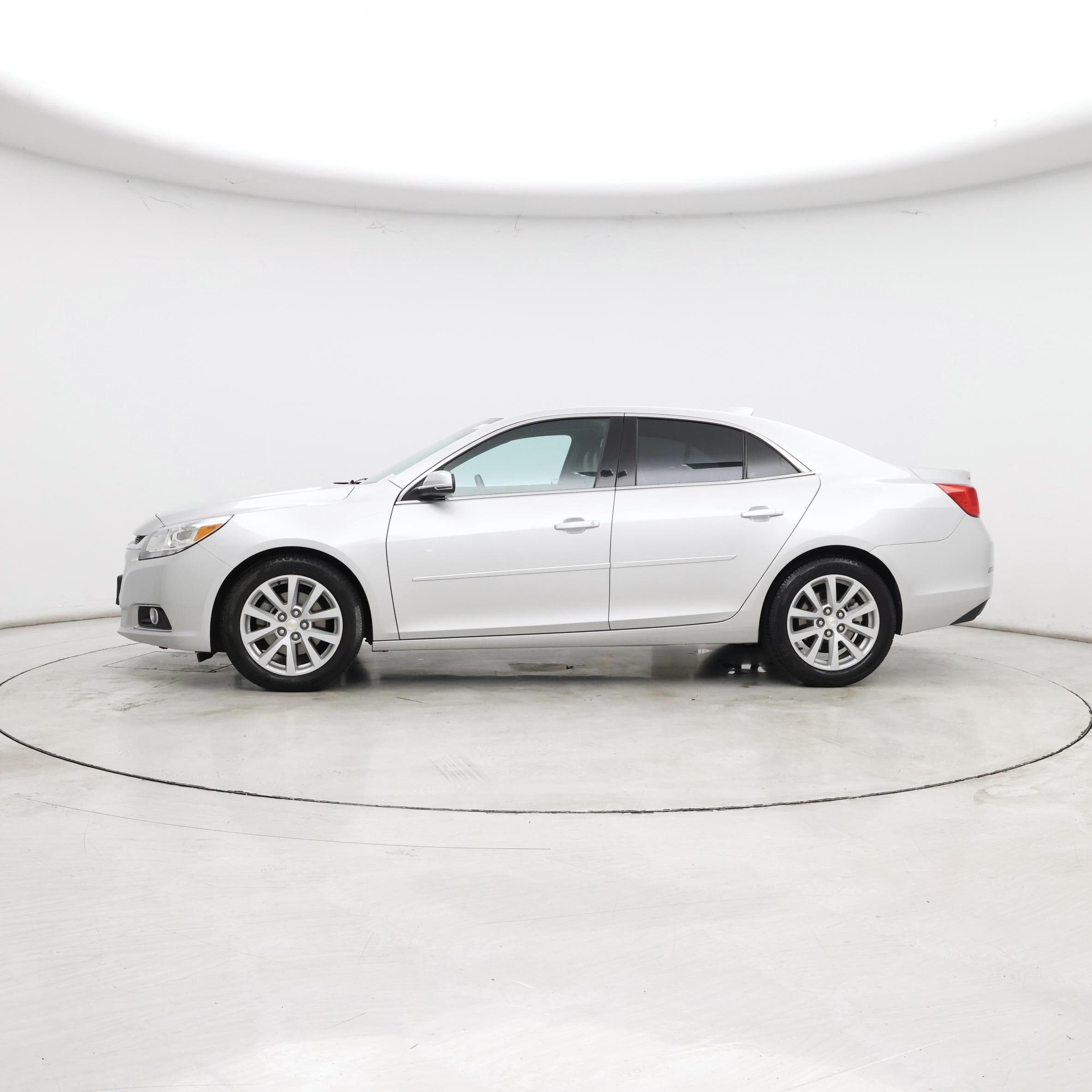 Thumbnail: 2015 Chevrolet Malibu - 3