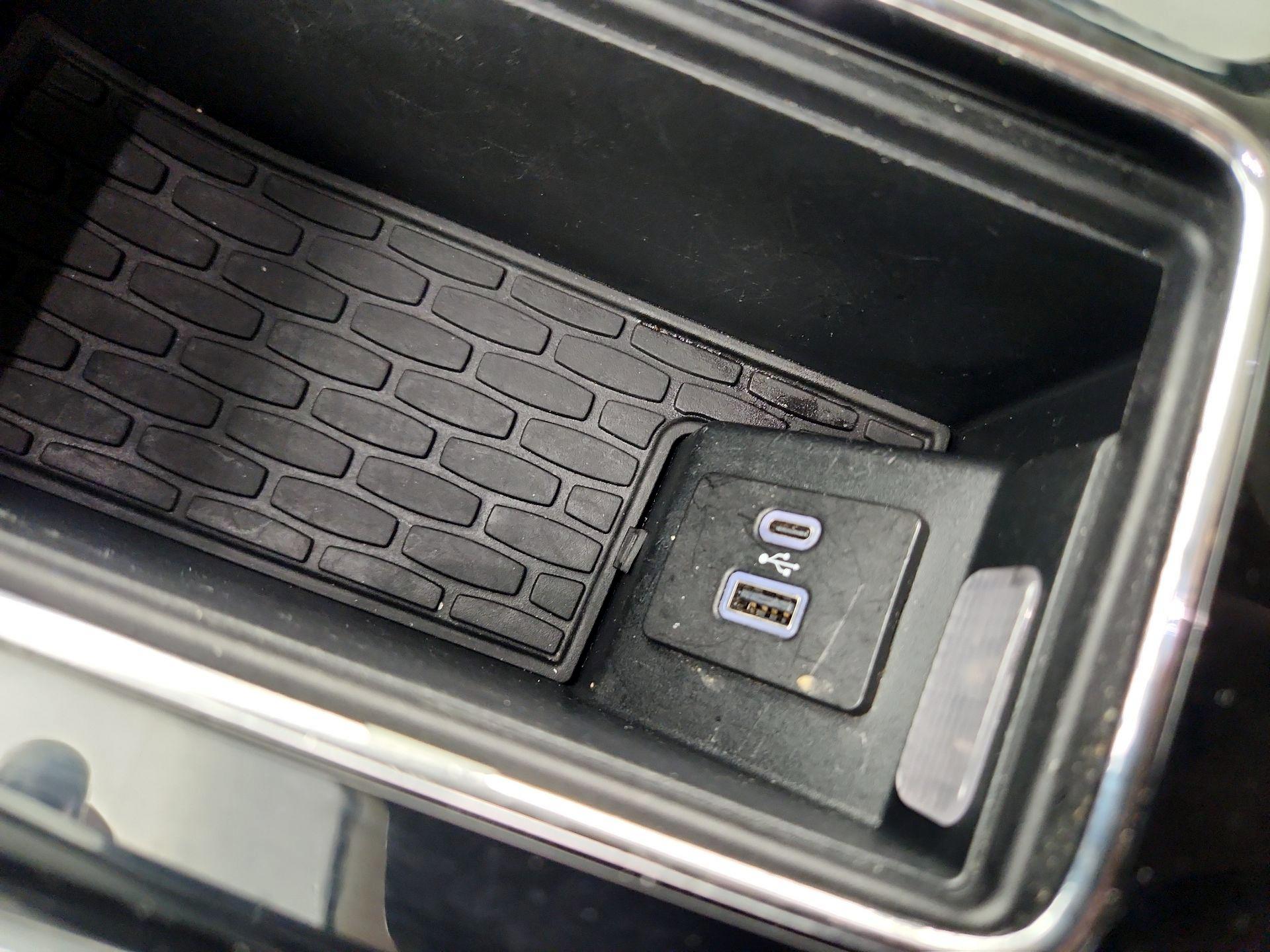 Thumbnail: 2020 Lincoln Aviator - 19