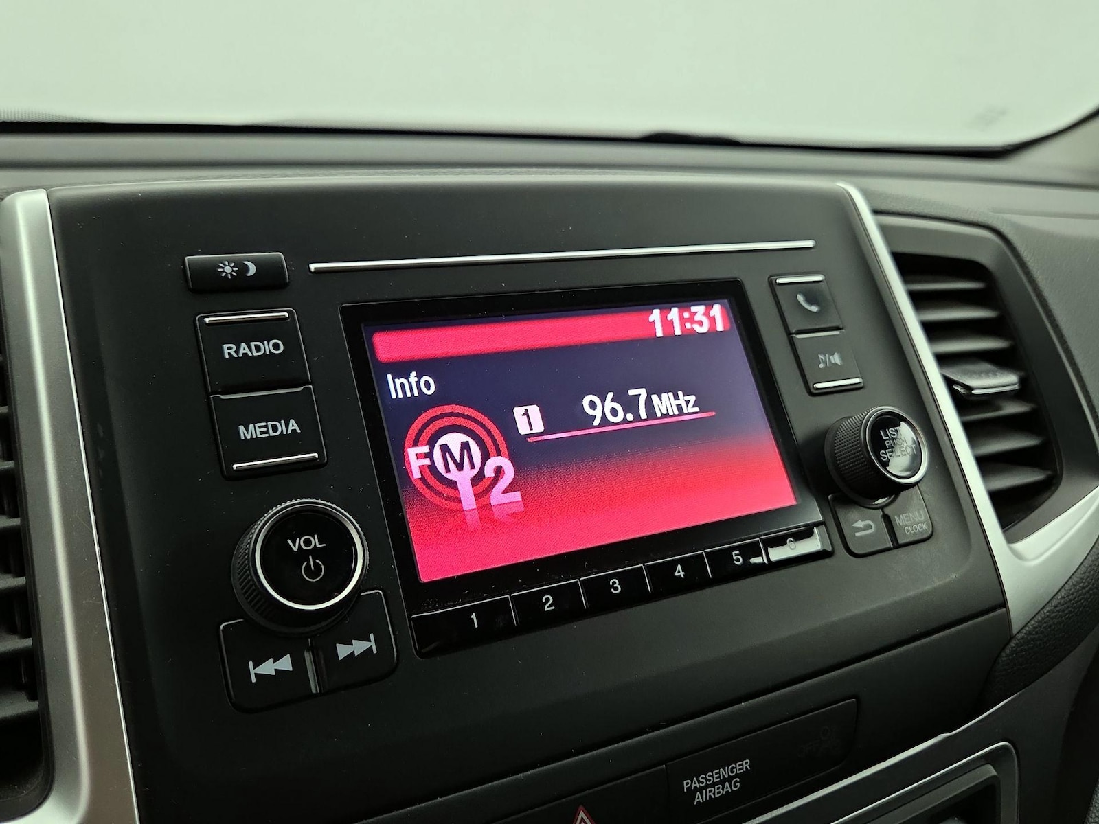 2019 Honda Ridgeline Sport - Photo 16