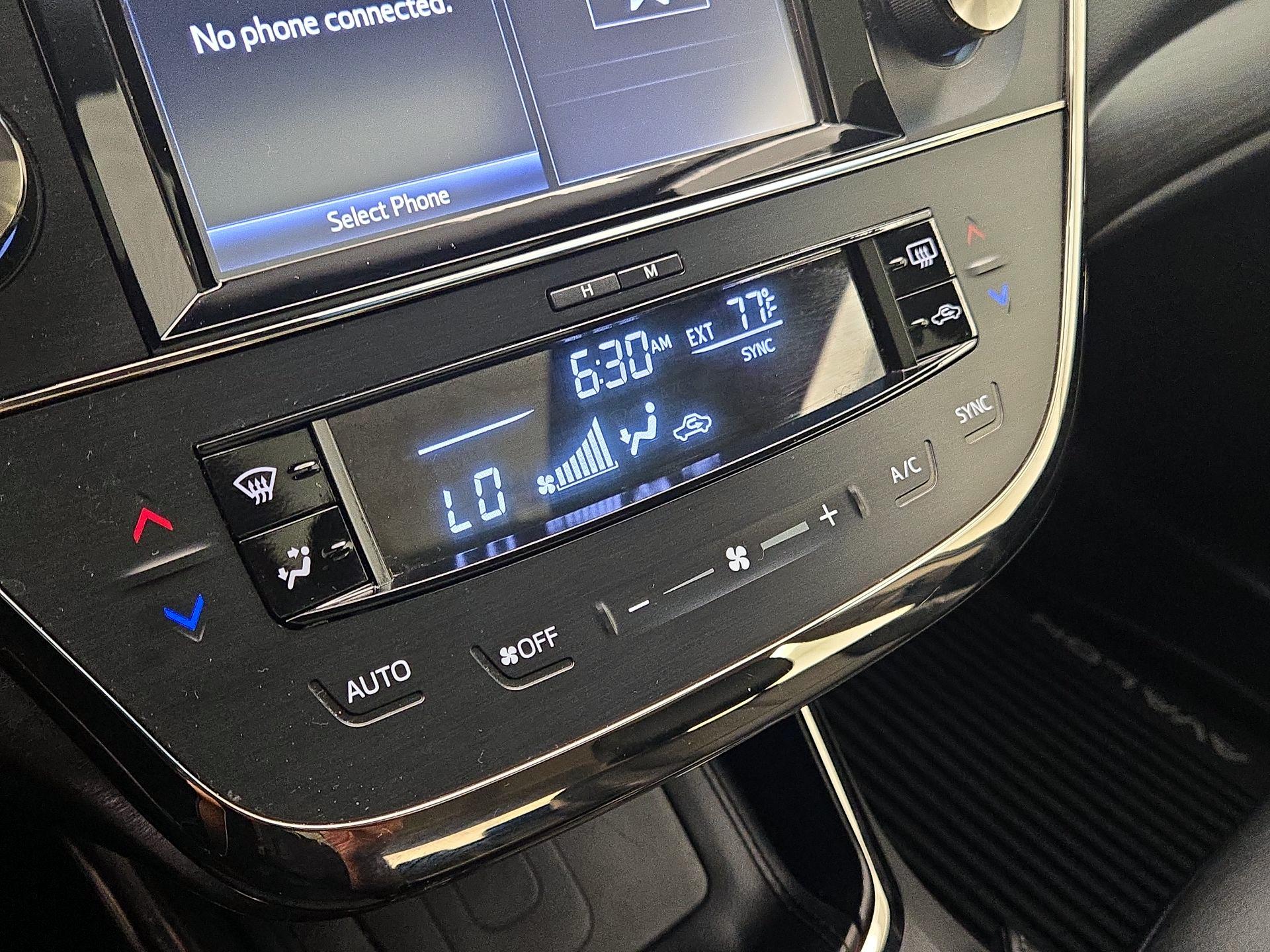 Thumbnail: 2017 Toyota Avalon - 16