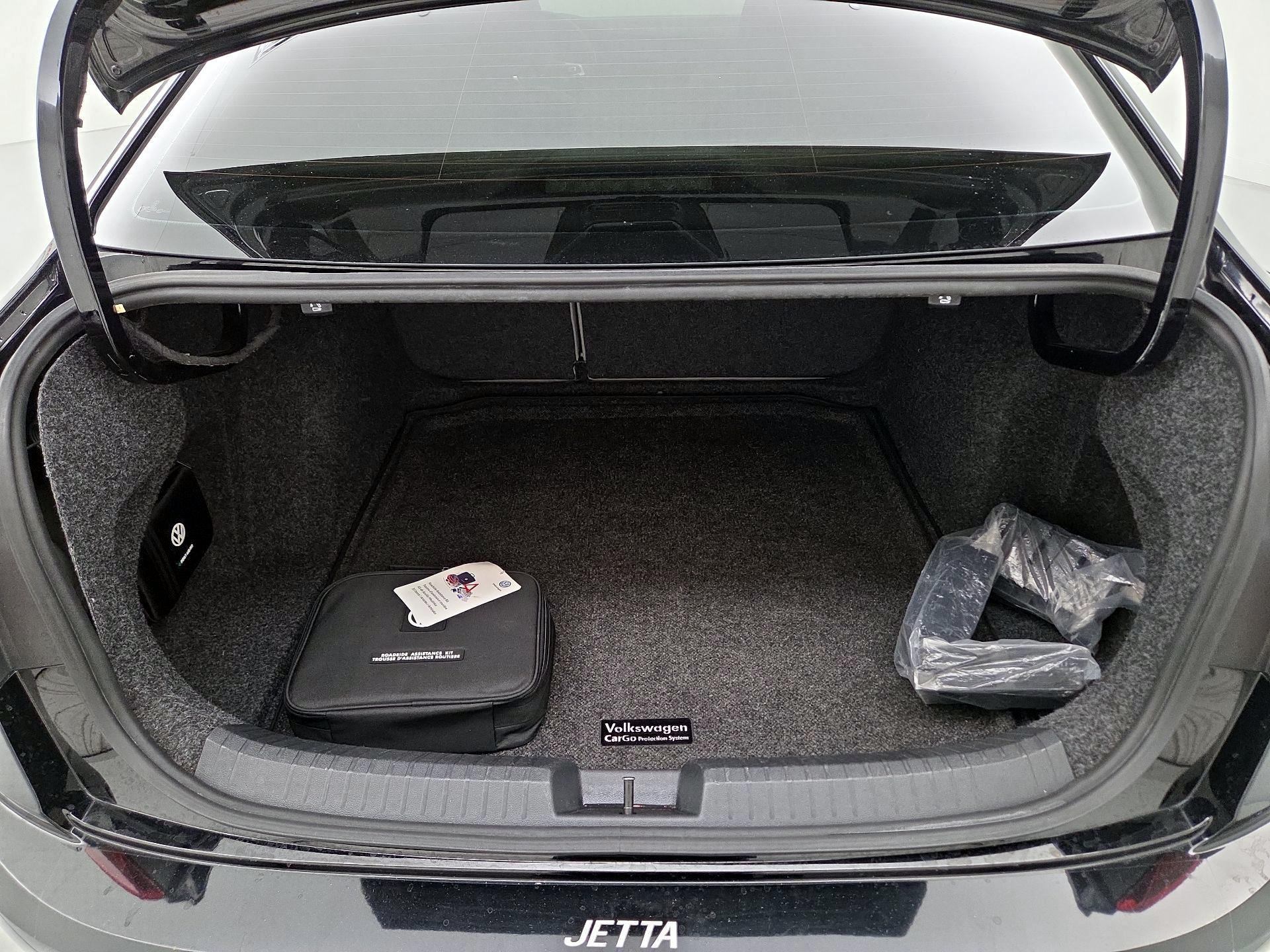 Thumbnail: 2019 Volkswagen Jetta - 20