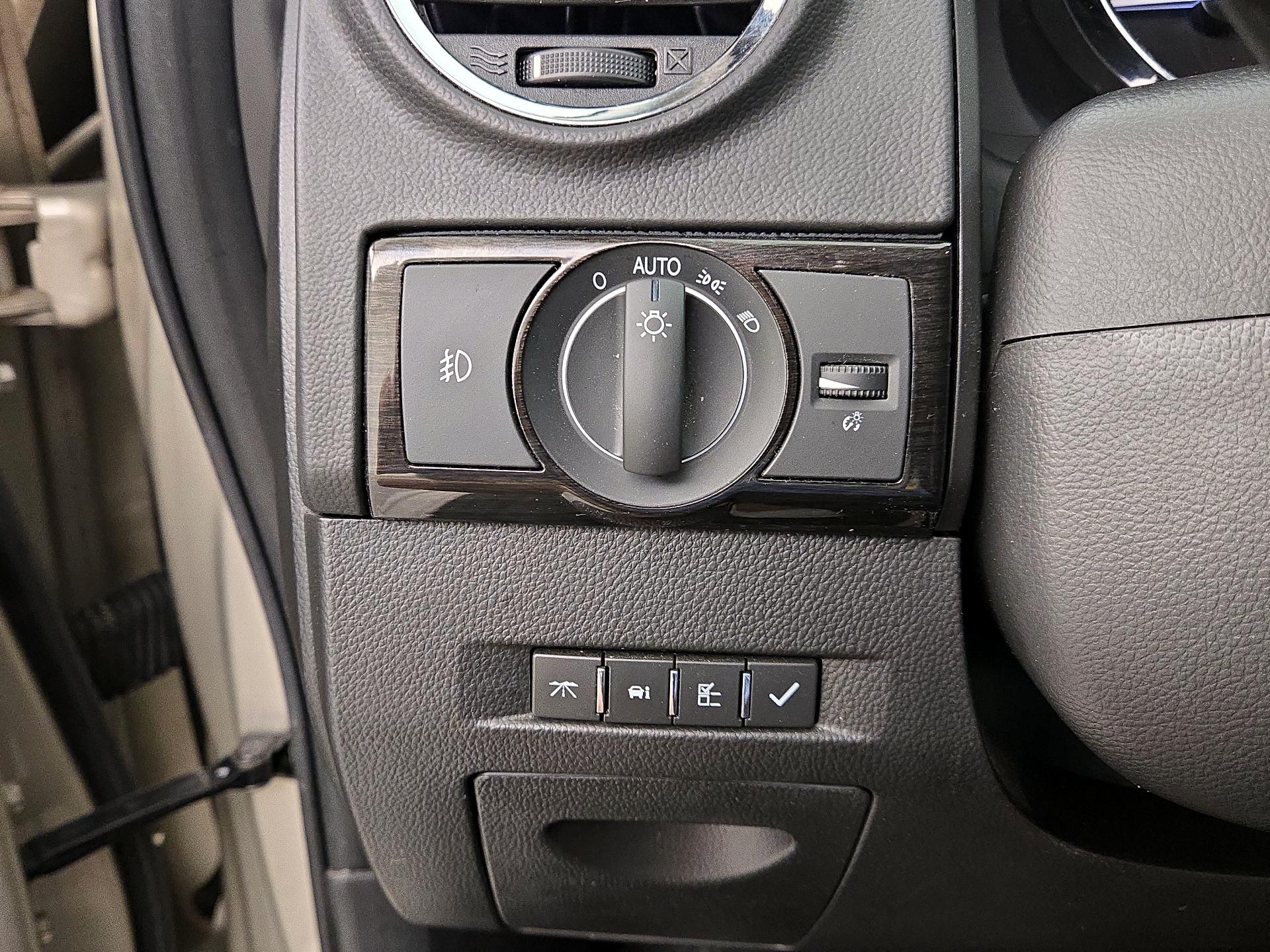 Thumbnail: 2014 Chevrolet Captiva Sport - 13