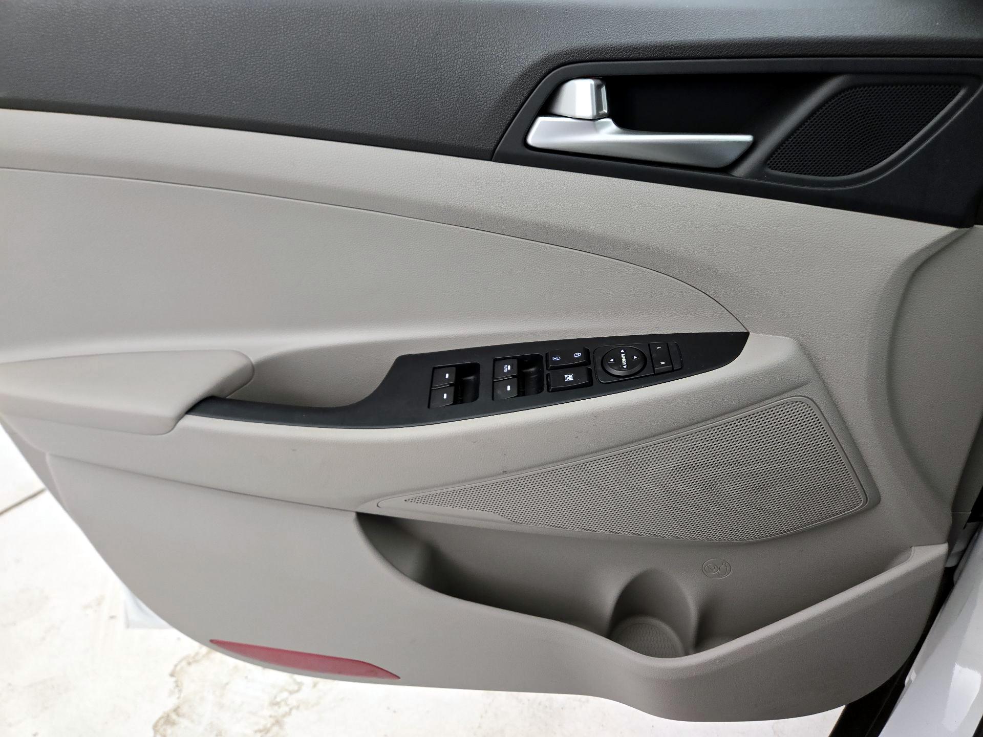 Thumbnail: 2021 Hyundai Tucson - 12