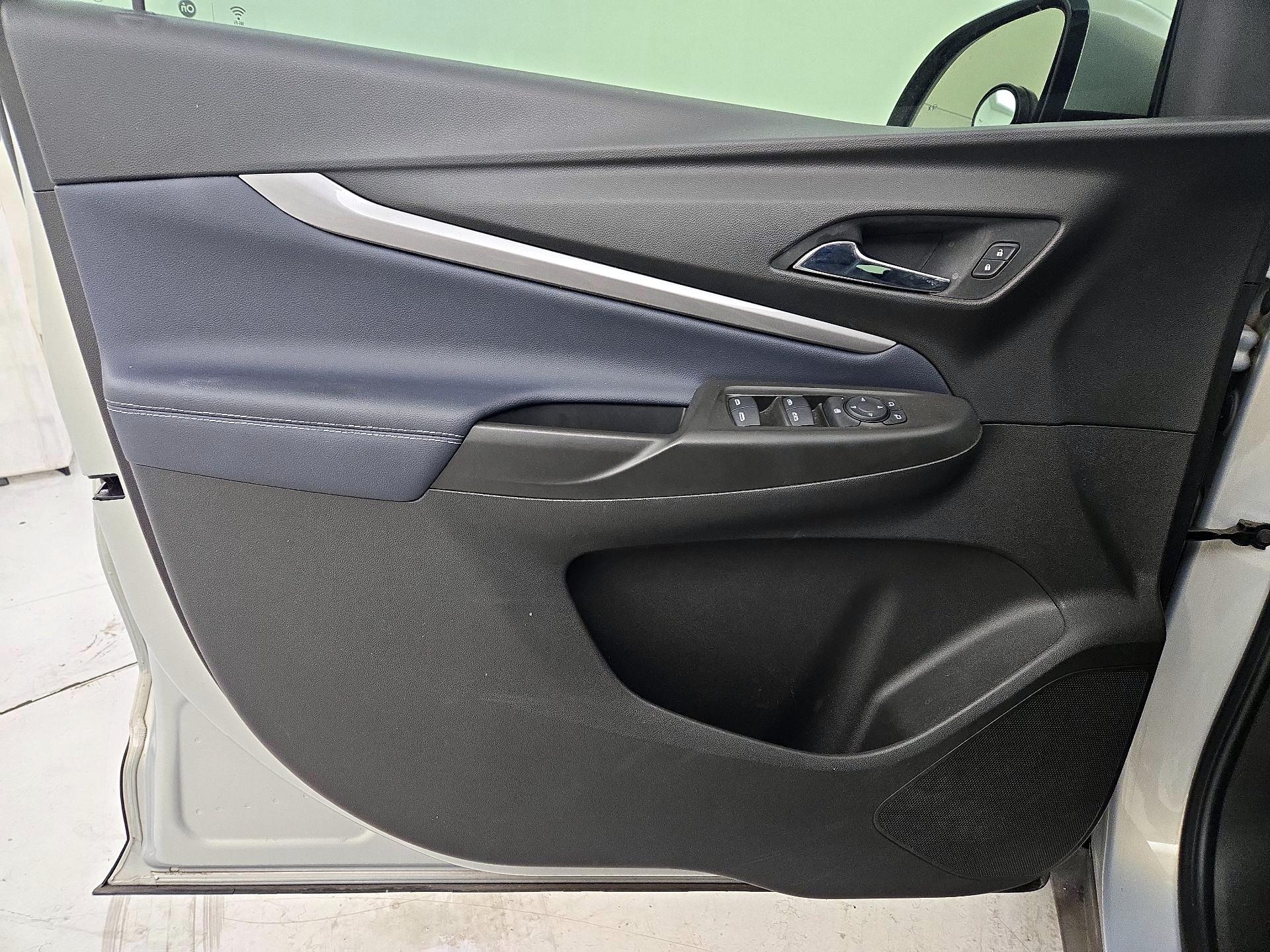 Thumbnail: 2022 Chevrolet Bolt EUV - 12