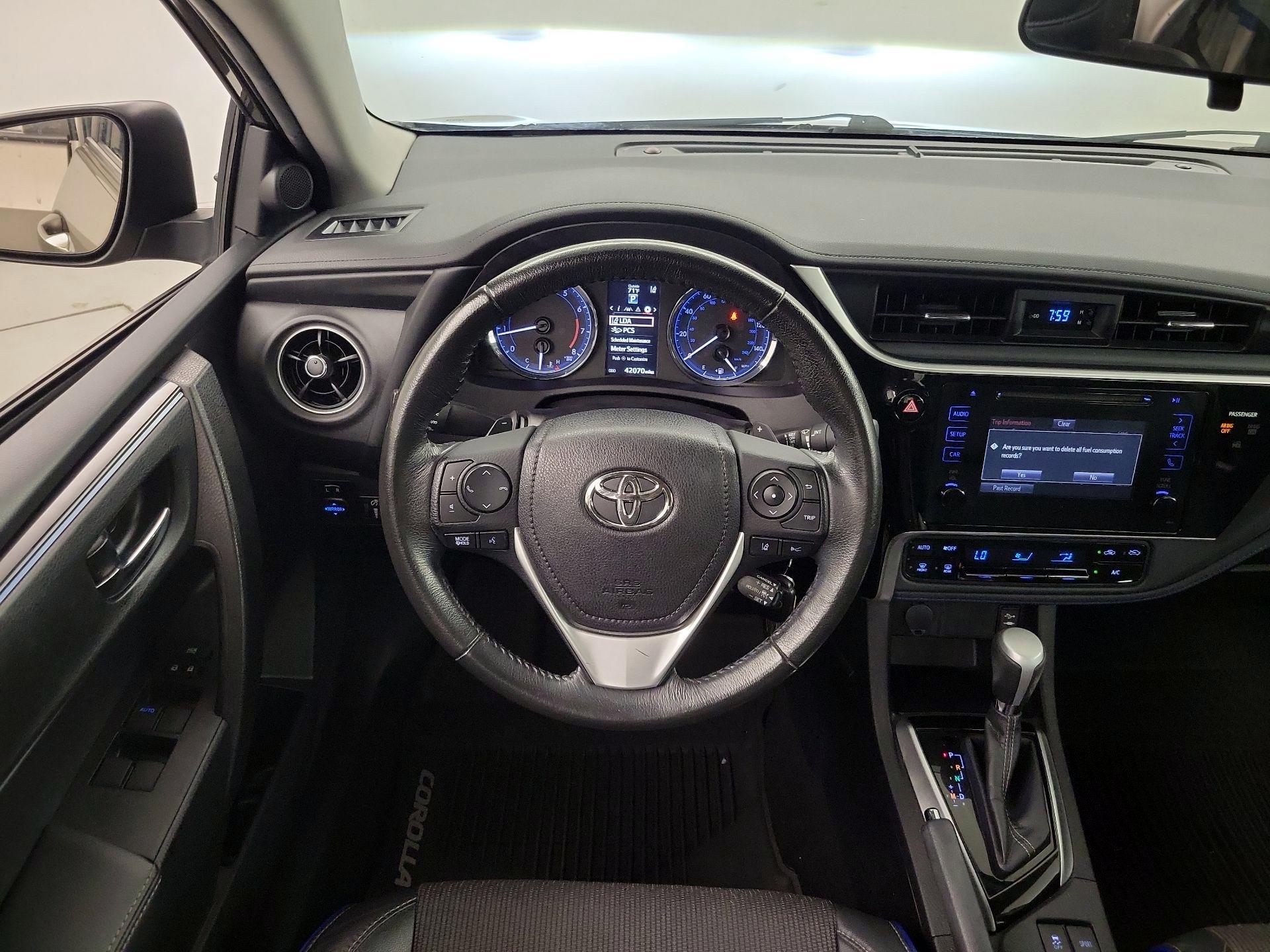 Thumbnail: 2017 Toyota Corolla - 10