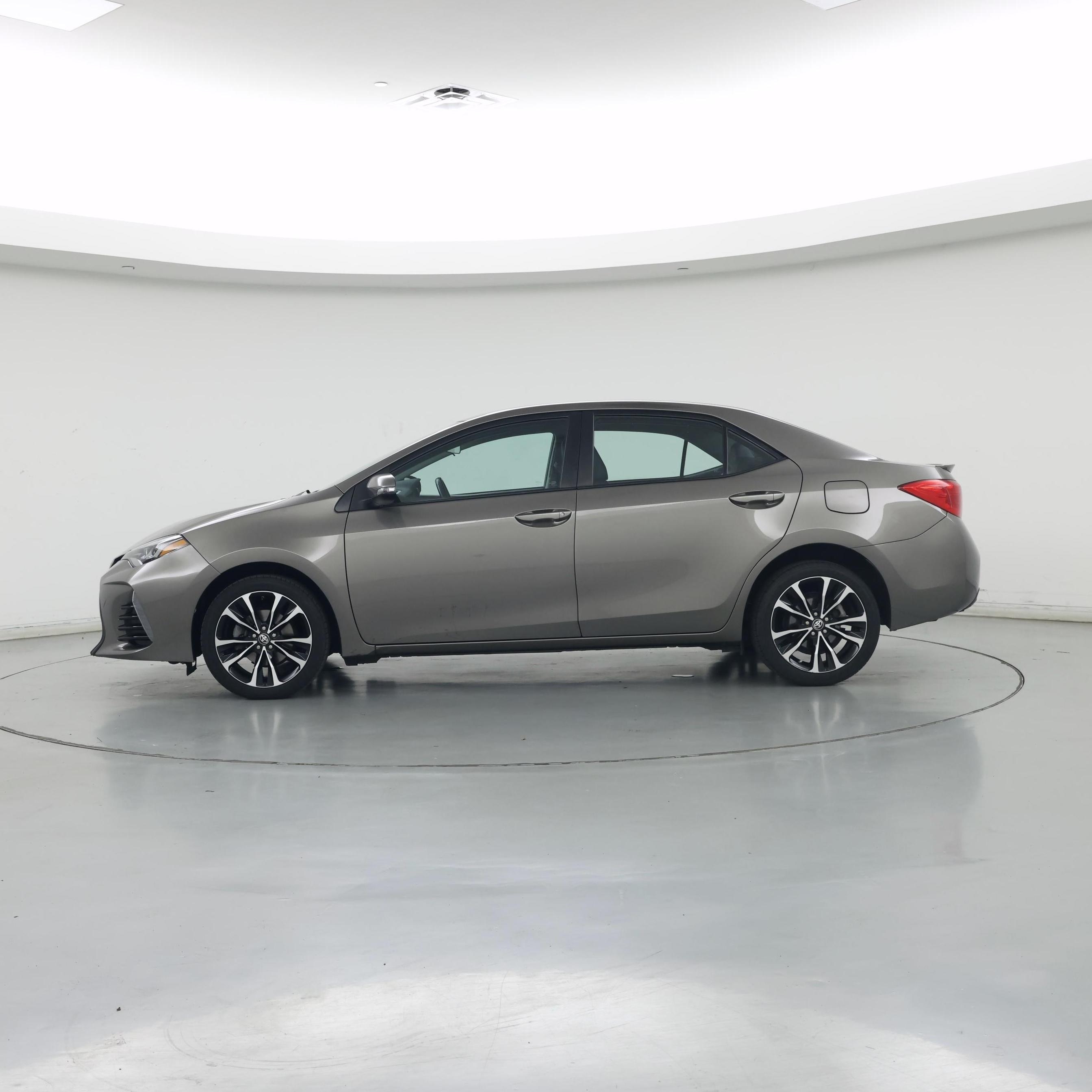 Thumbnail: 2017 Toyota Corolla - 3