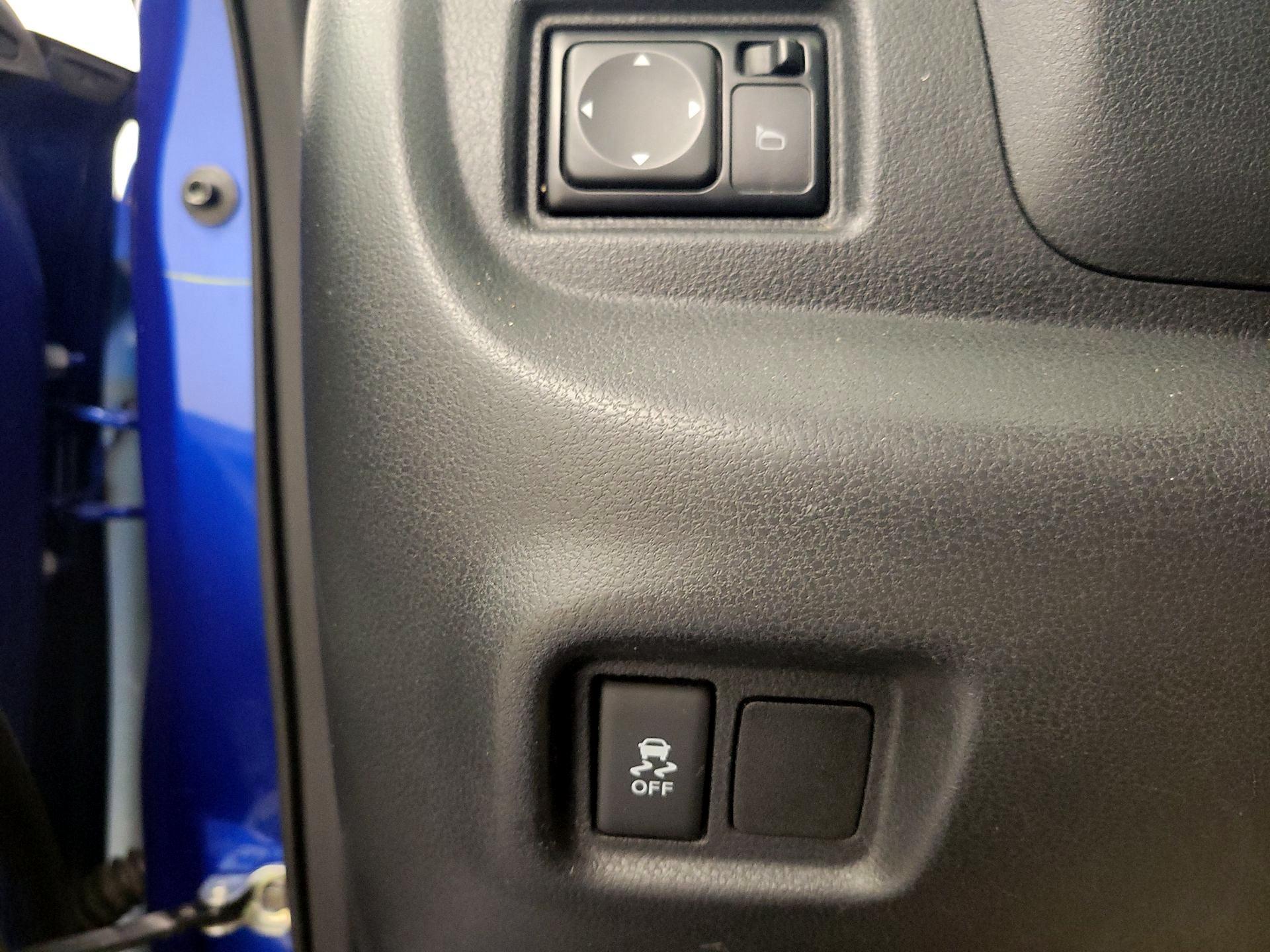 Thumbnail: 2017 Nissan Versa Note - 13