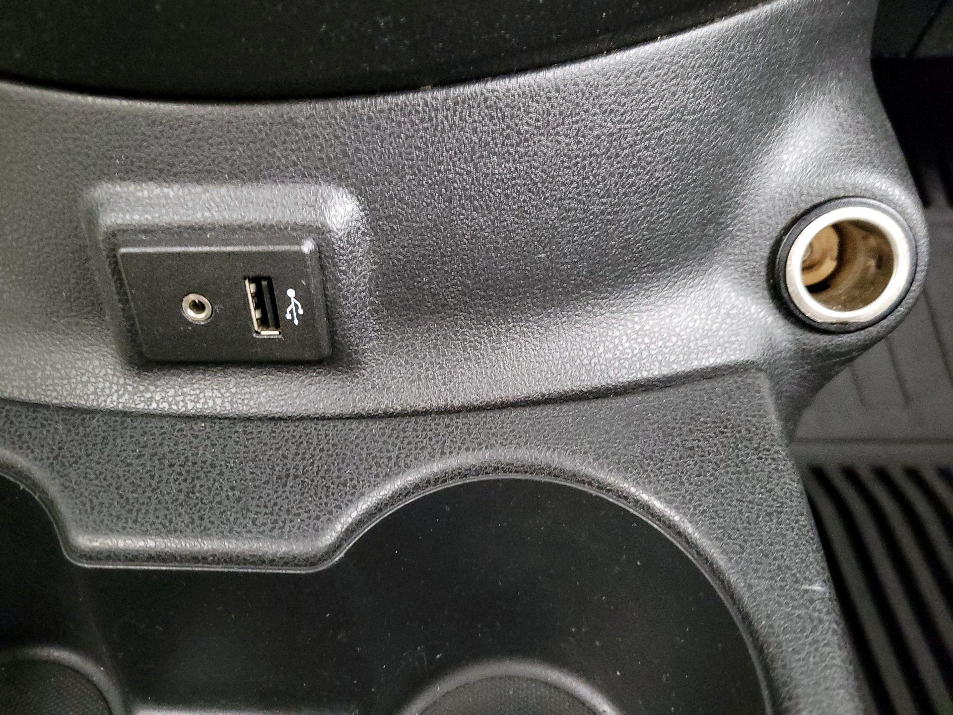Thumbnail: 2017 Nissan Versa Note - 18