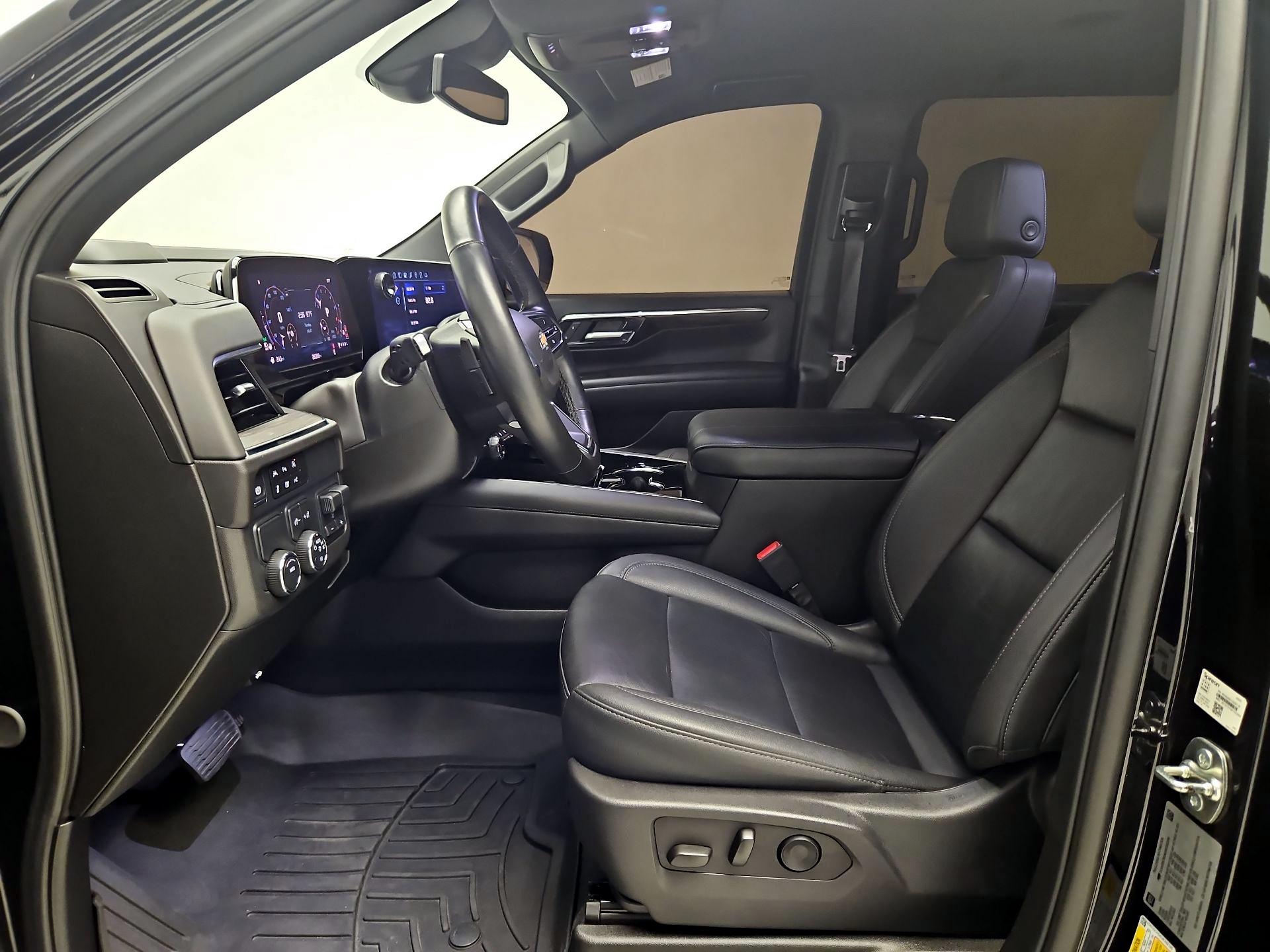 Thumbnail: 2025 Chevrolet Suburban - 11