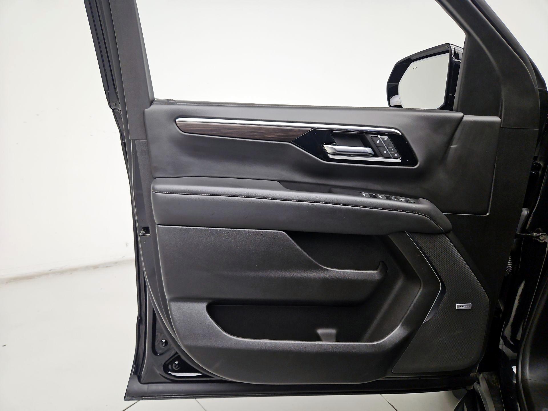 Thumbnail: 2025 Chevrolet Suburban - 12