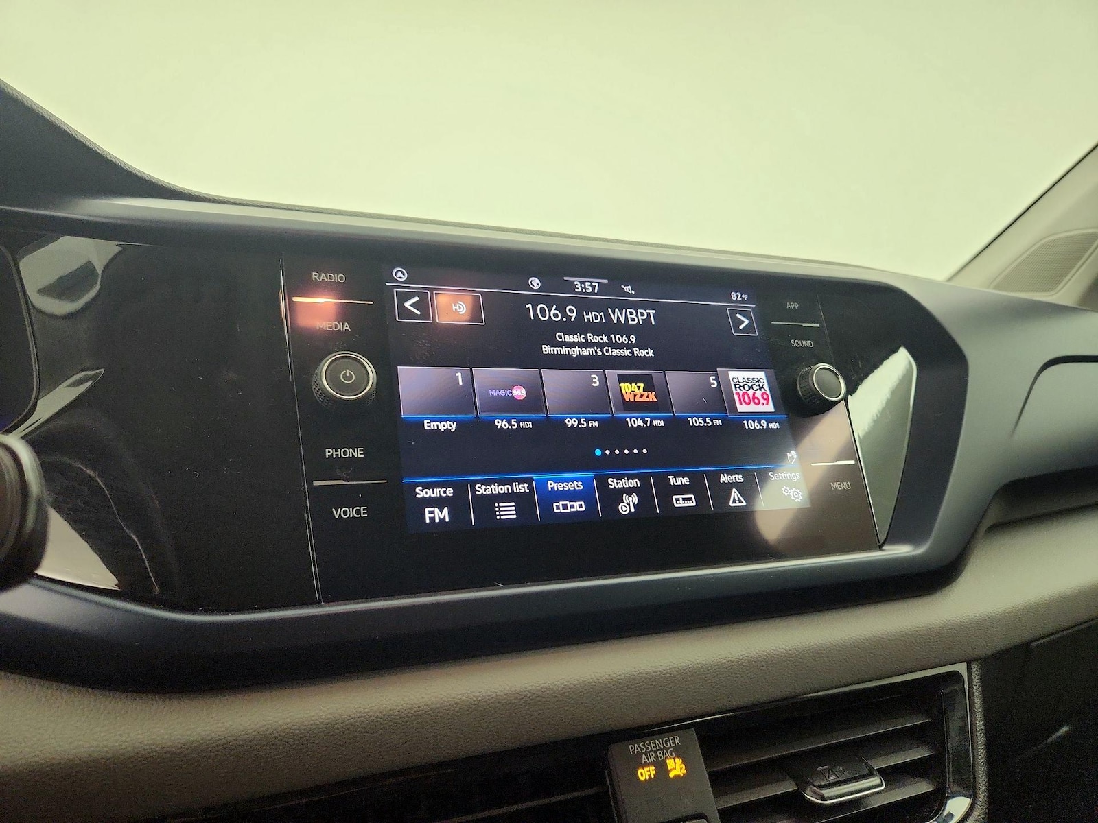 2022 Volkswagen Taos SE - Photo 16