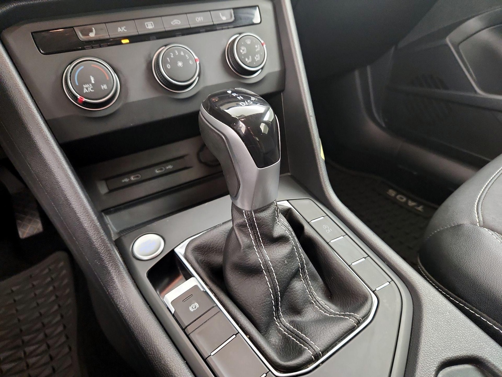 2022 Volkswagen Taos SE - Photo 18