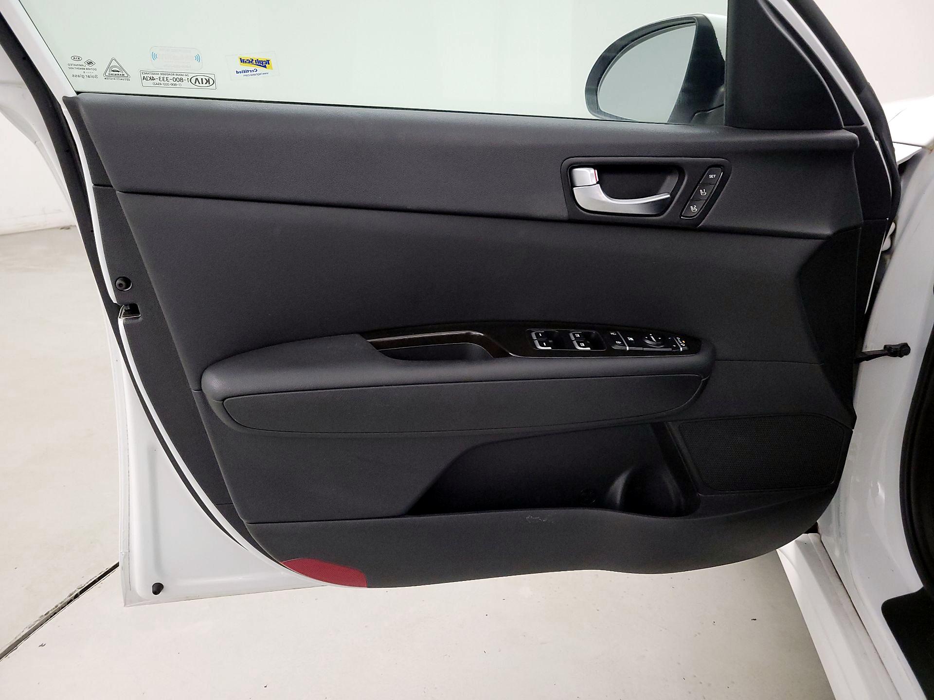 Thumbnail: 2016 Kia Optima - 12