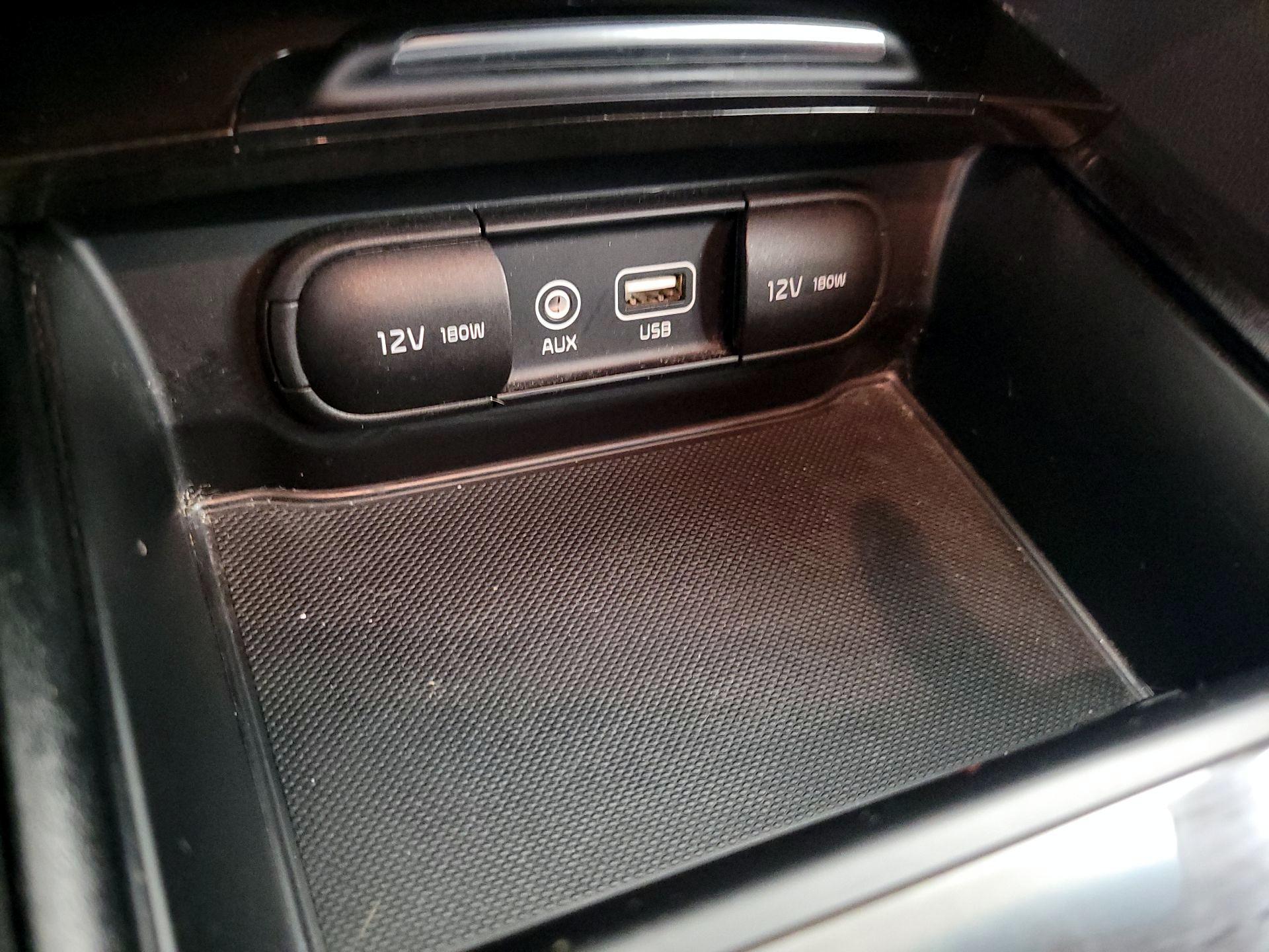 Thumbnail: 2016 Kia Optima - 18