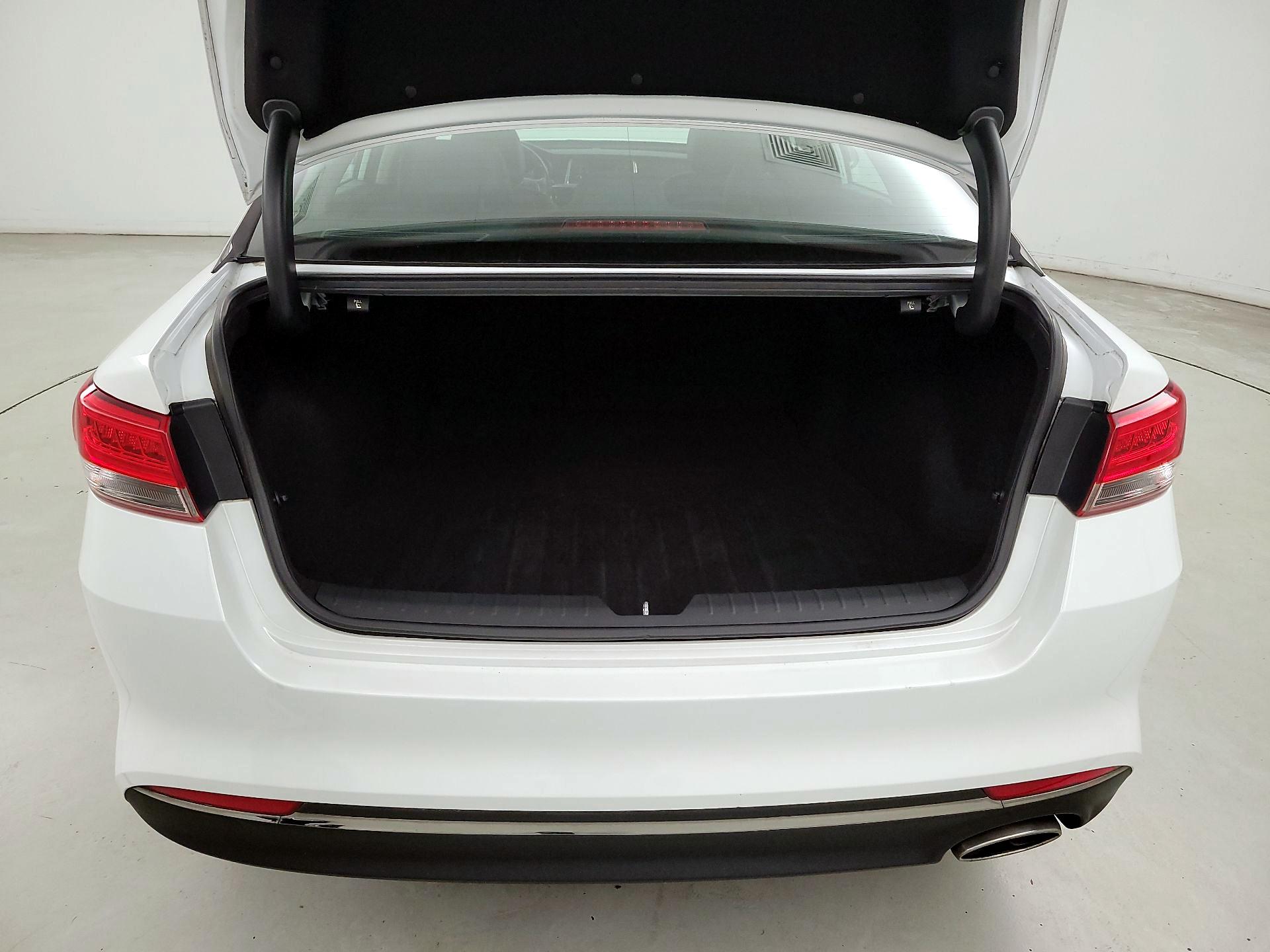 Thumbnail: 2016 Kia Optima - 20