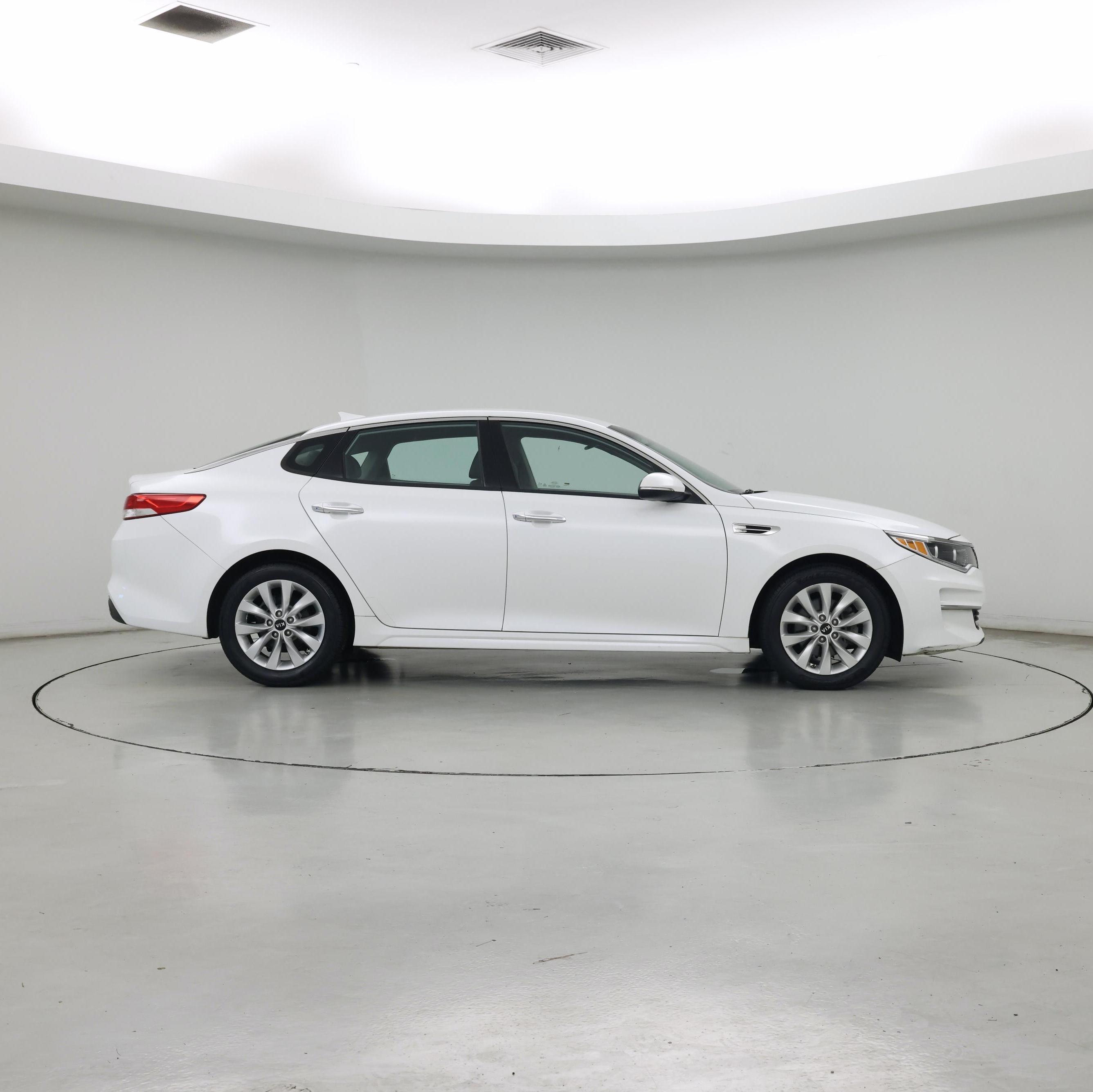 Thumbnail: 2016 Kia Optima - 7