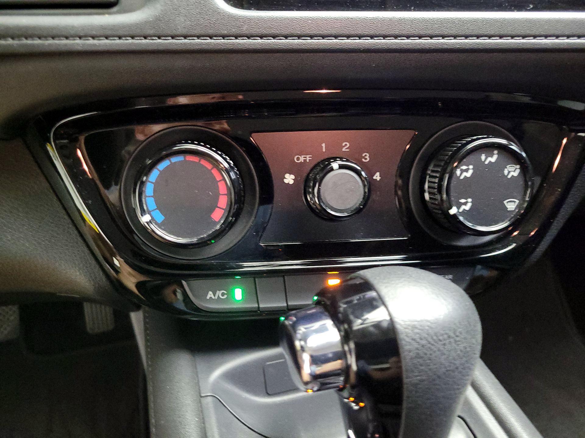 Thumbnail: 2018 Honda HR-V - 16