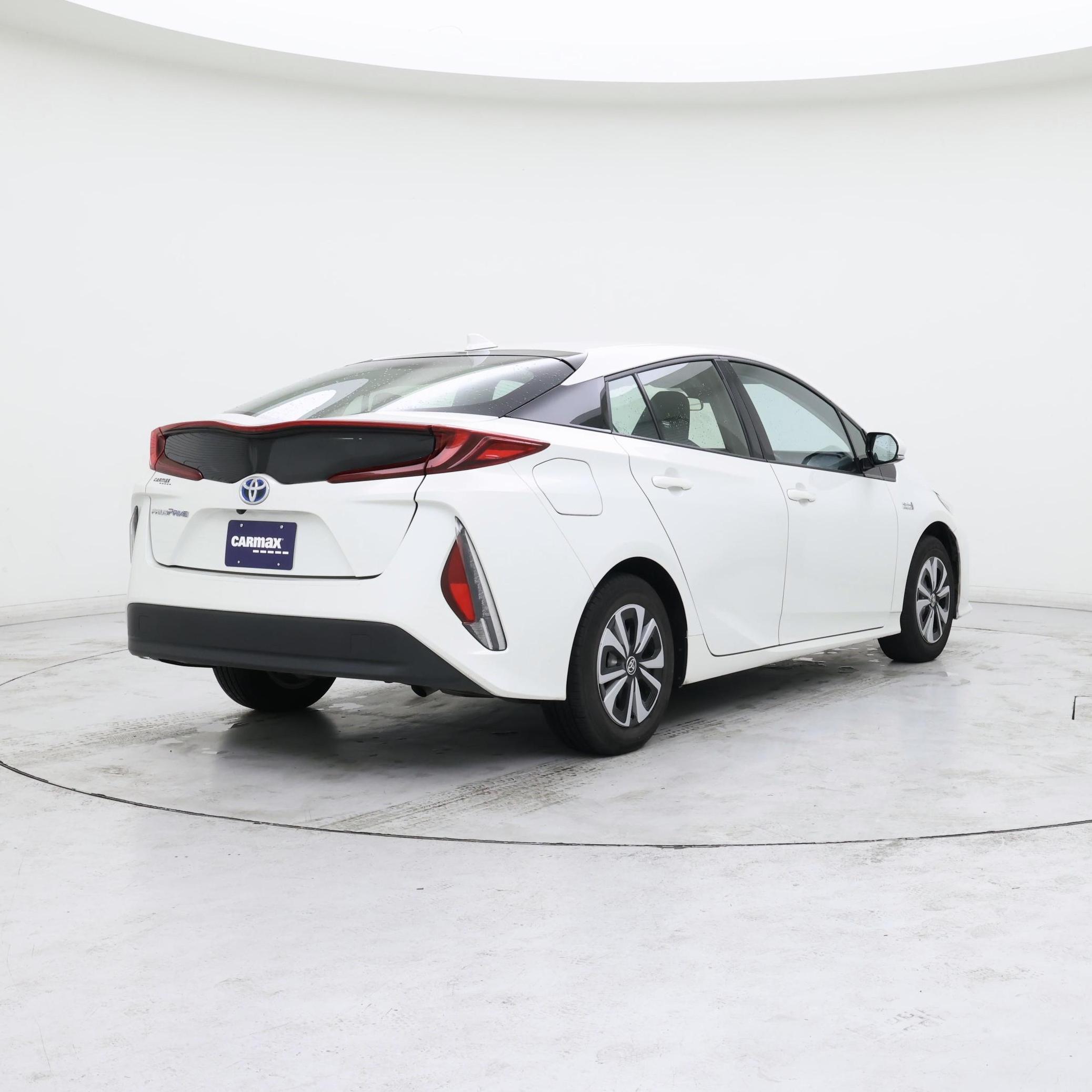 Thumbnail: 2017 Toyota Prius Prime - 8